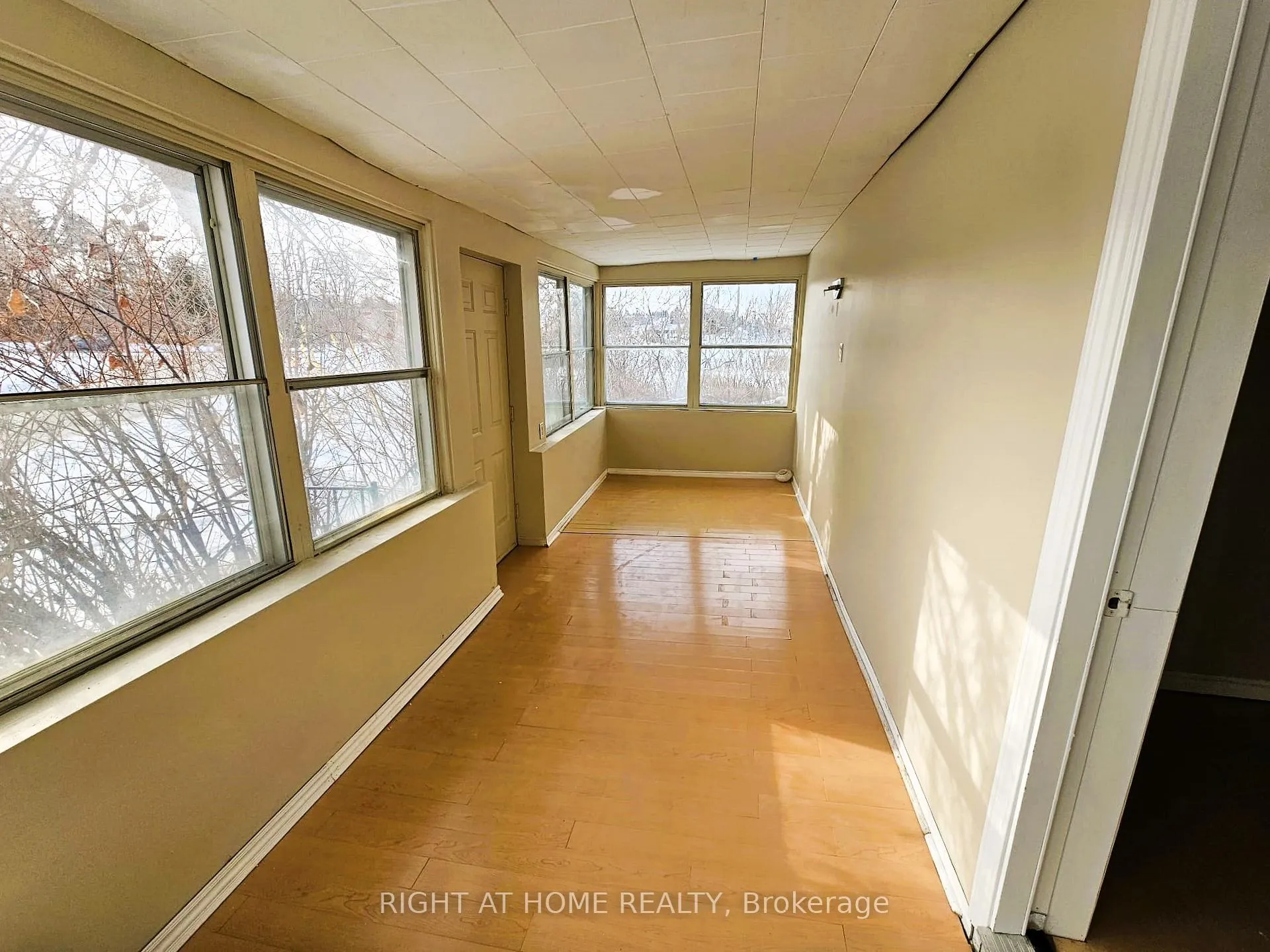 Photo 6 of 204 Foster Drive, Barrie, Painswick North — HOMEH