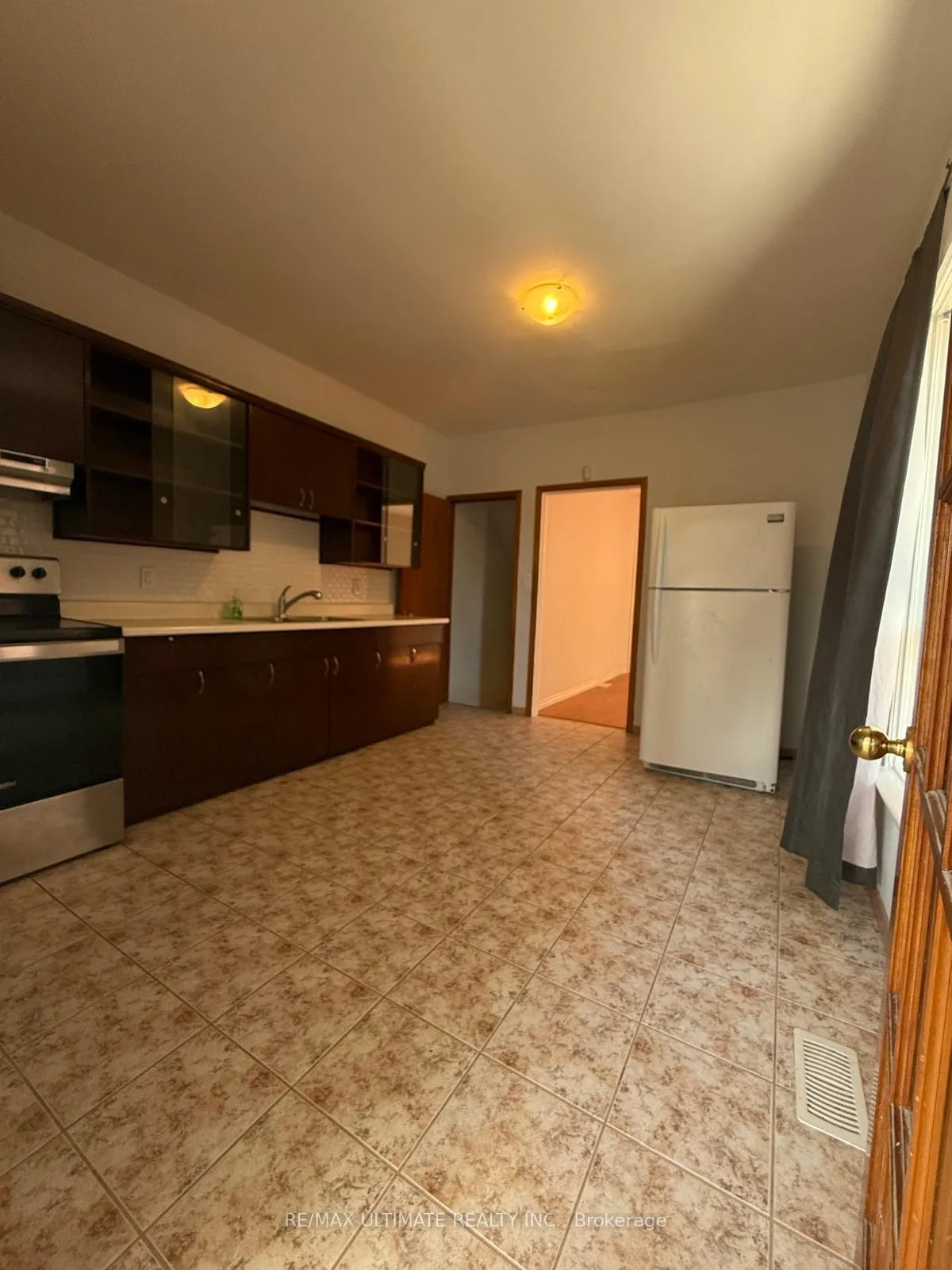 Photo 8 of 264 Cannon Street E, Hamilton, Landsdale — HOMEH