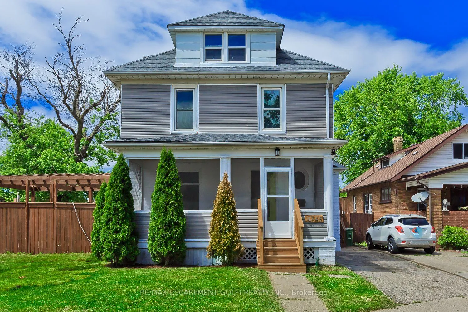 Photo 1 of 4743 Ryerson Crescent, Niagara Falls, Downtown — HOMEH