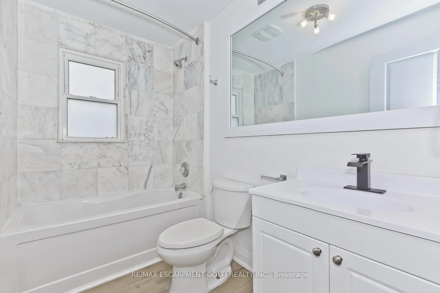 Photo 14 of 4743 Ryerson Crescent, Niagara Falls, Downtown — HOMEH