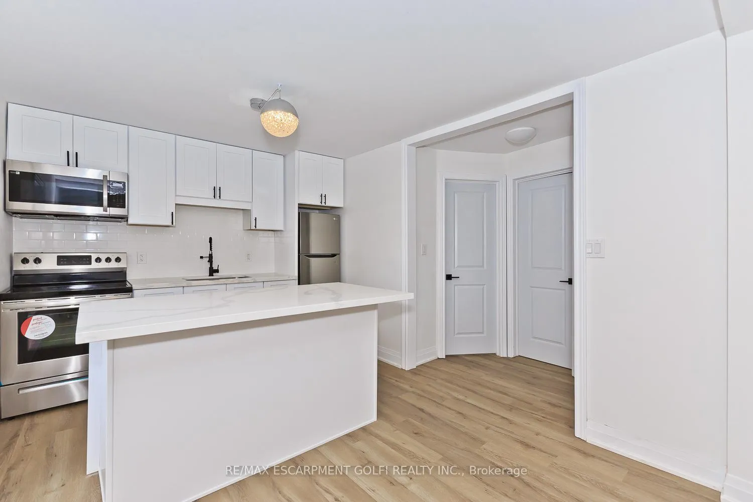 Photo 17 of 4743 Ryerson Crescent, Niagara Falls, Downtown — HOMEH