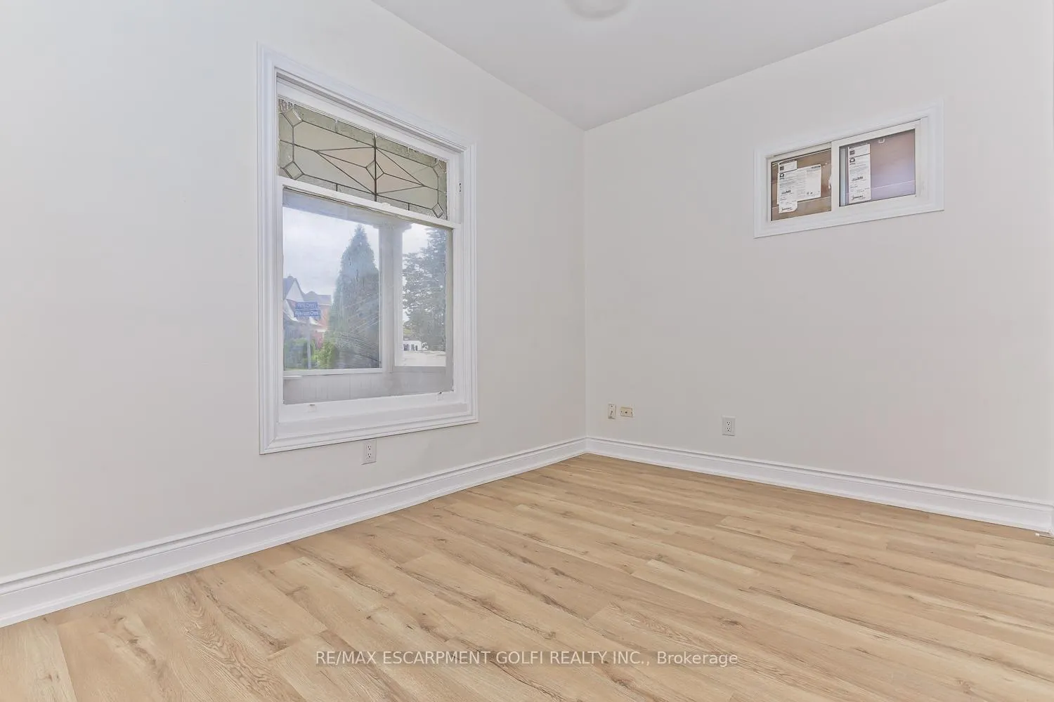 Photo 23 of 4743 Ryerson Crescent, Niagara Falls, Downtown — HOMEH