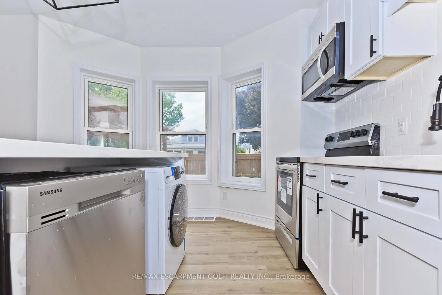 Photo 33 of 4743 Ryerson Crescent, Niagara Falls, Downtown — HOMEH