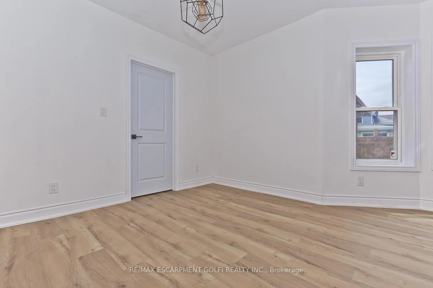 Photo 34 of 4743 Ryerson Crescent, Niagara Falls, Downtown — HOMEH