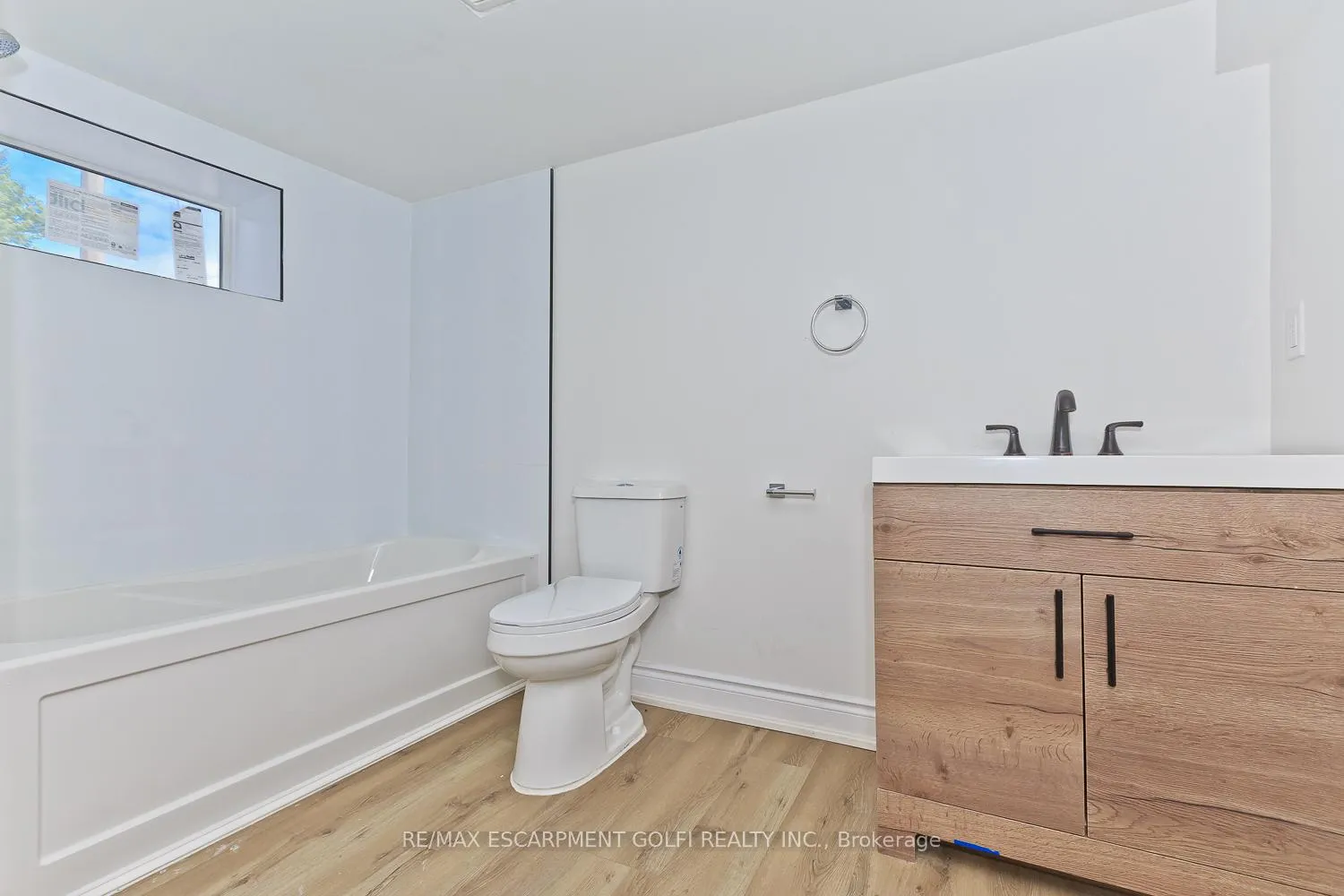 Photo 39 of 4743 Ryerson Crescent, Niagara Falls, Downtown — HOMEH
