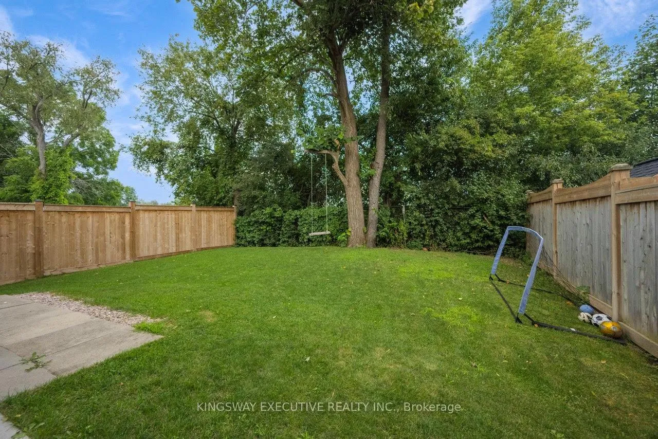 Photo 29 of 33 Ash Hill Avenue, Caledon, Caledon East — HOMEH