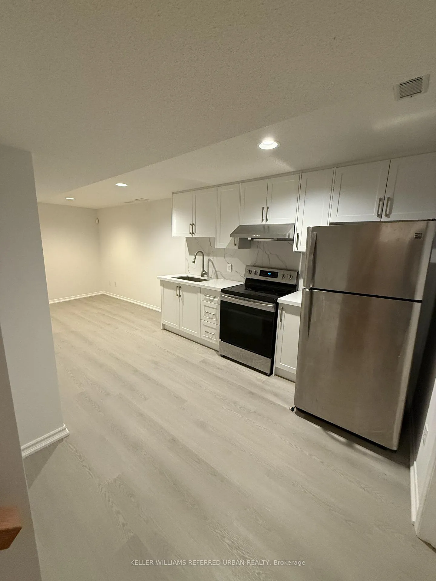 Photo 2 of 130 Greensboro Drive, Markham, Milliken Mills West — HOMEH