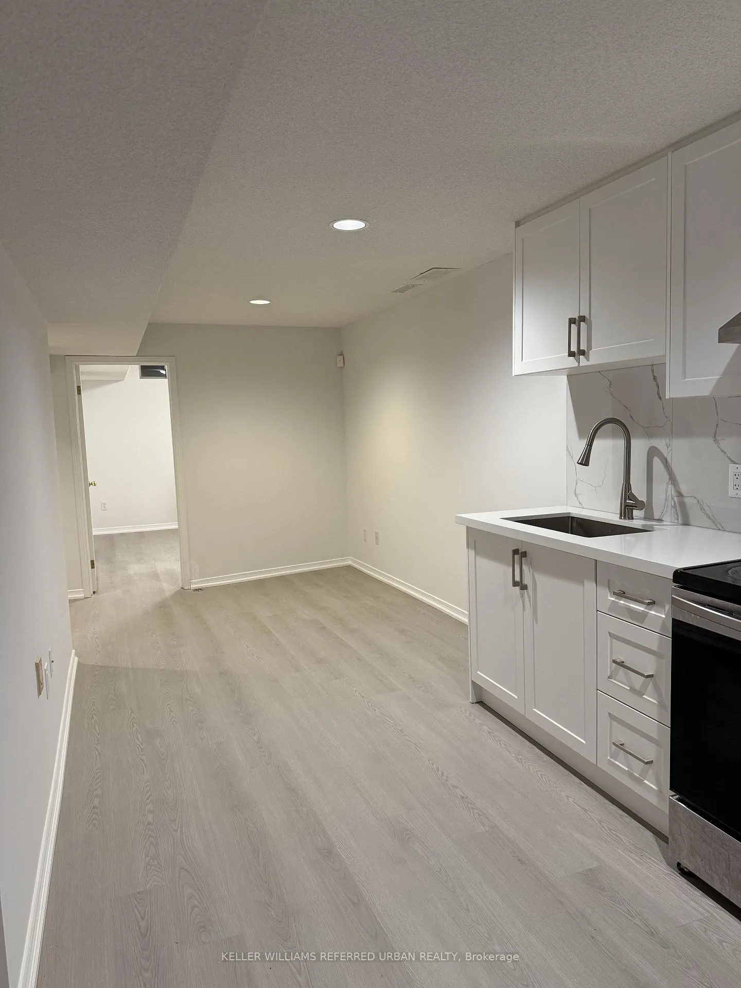 Photo 3 of 130 Greensboro Drive, Markham, Milliken Mills West — HOMEH