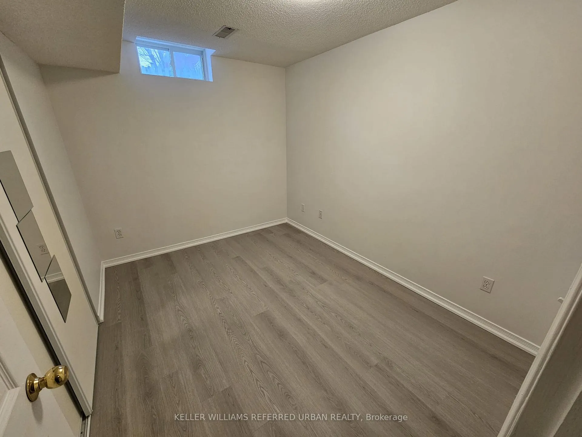 Photo 4 of 130 Greensboro Drive, Markham, Milliken Mills West — HOMEH