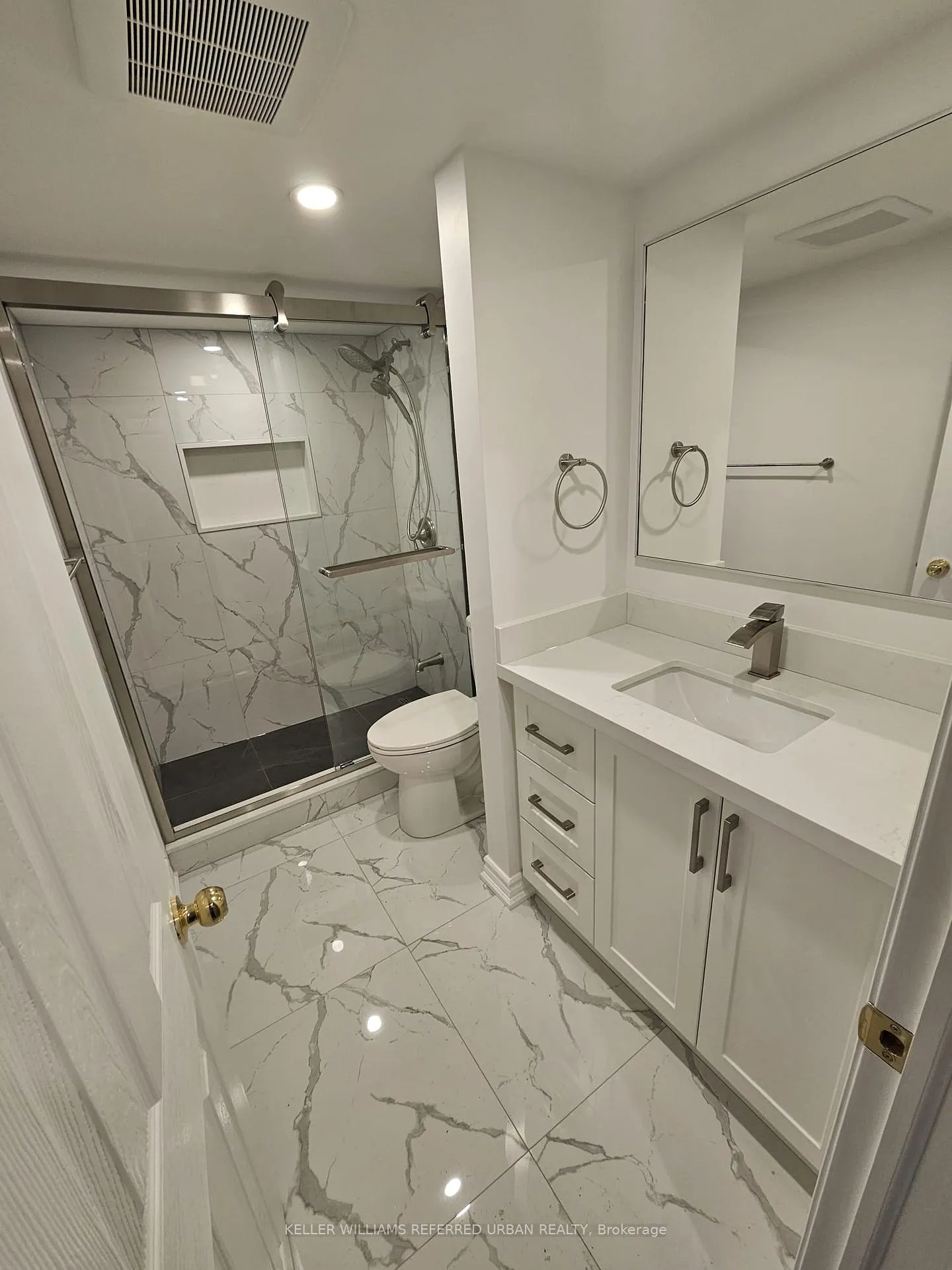 Photo 5 of 130 Greensboro Drive, Markham, Milliken Mills West — HOMEH
