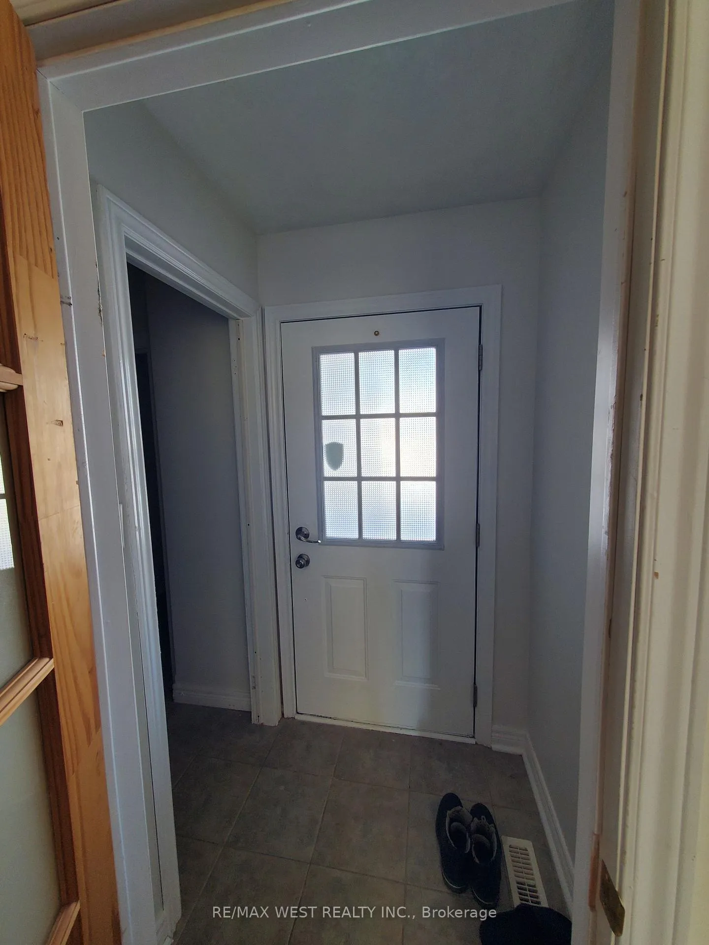 Photo 2 of Unit Upper Level Room, 369 Georgian Drive, Barrie, Georgian Drive — HOMEH