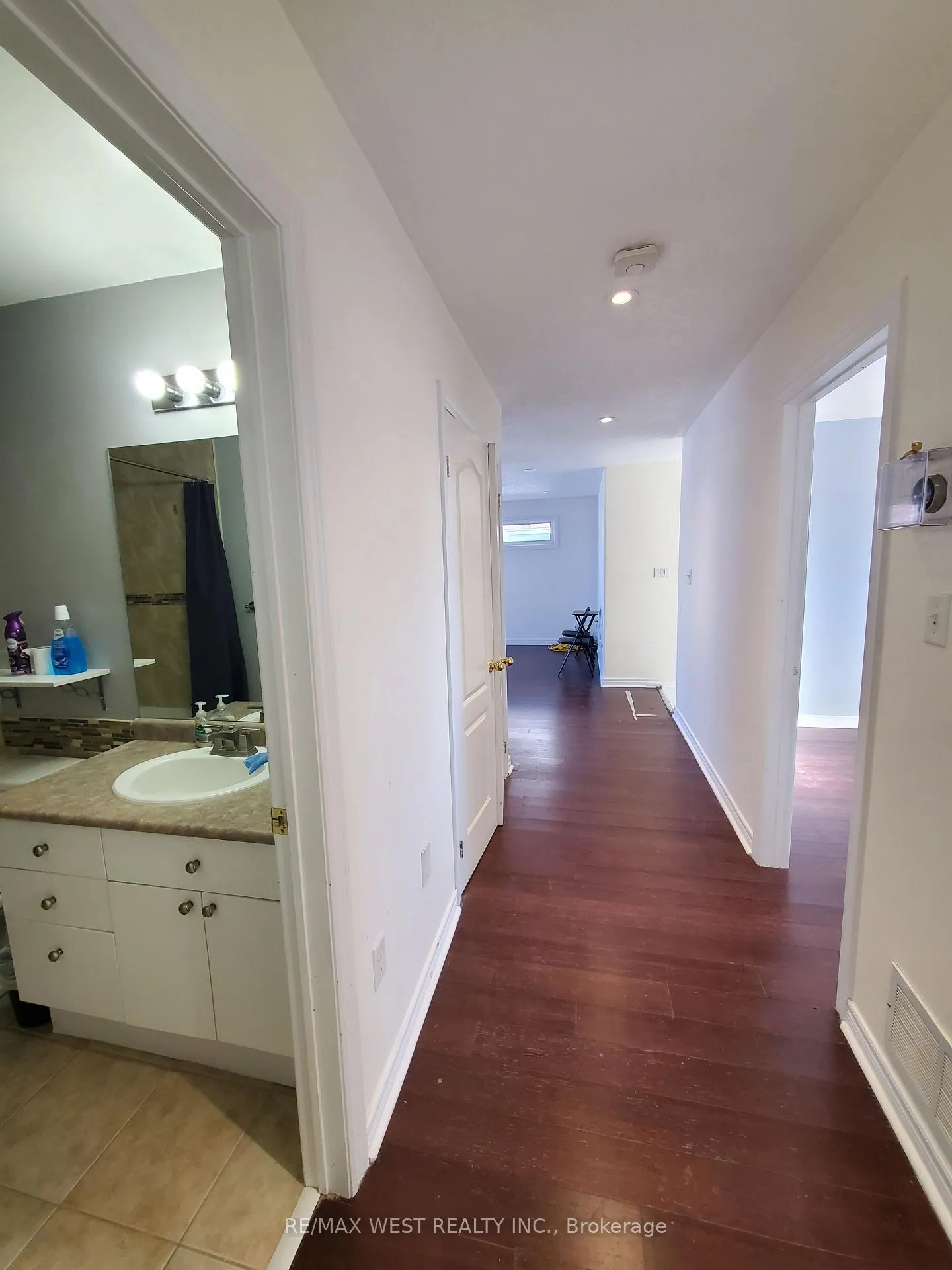Photo 6 of Unit Upper Level Room, 369 Georgian Drive, Barrie, Georgian Drive — HOMEH