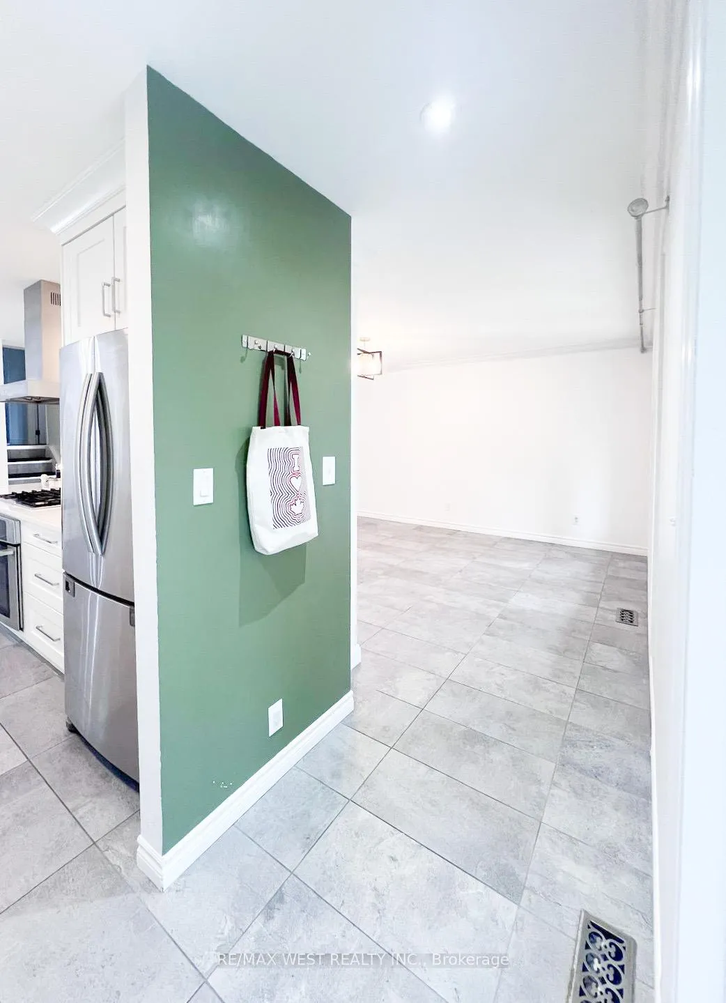 Photo 3 of 13050 St Thomas Street, Tecumseh — HOMEH