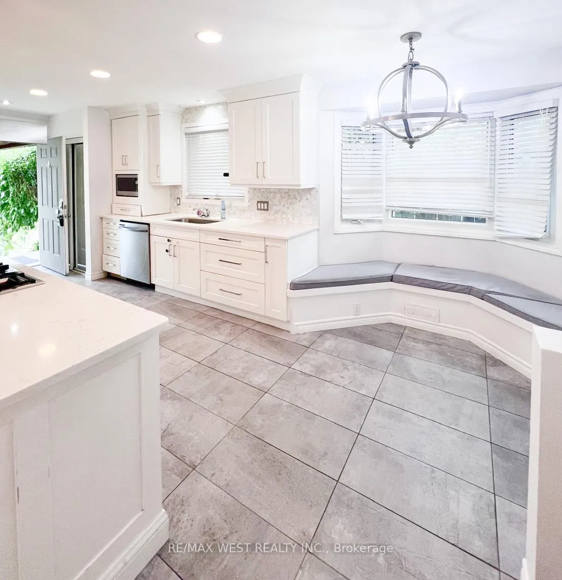 Photo 7 of 13050 St Thomas Street, Tecumseh — HOMEH