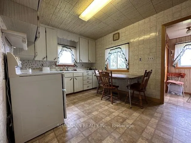 Photo 5 of 4986 Edys Mills Line, Dawn-Euphemia — HOMEH