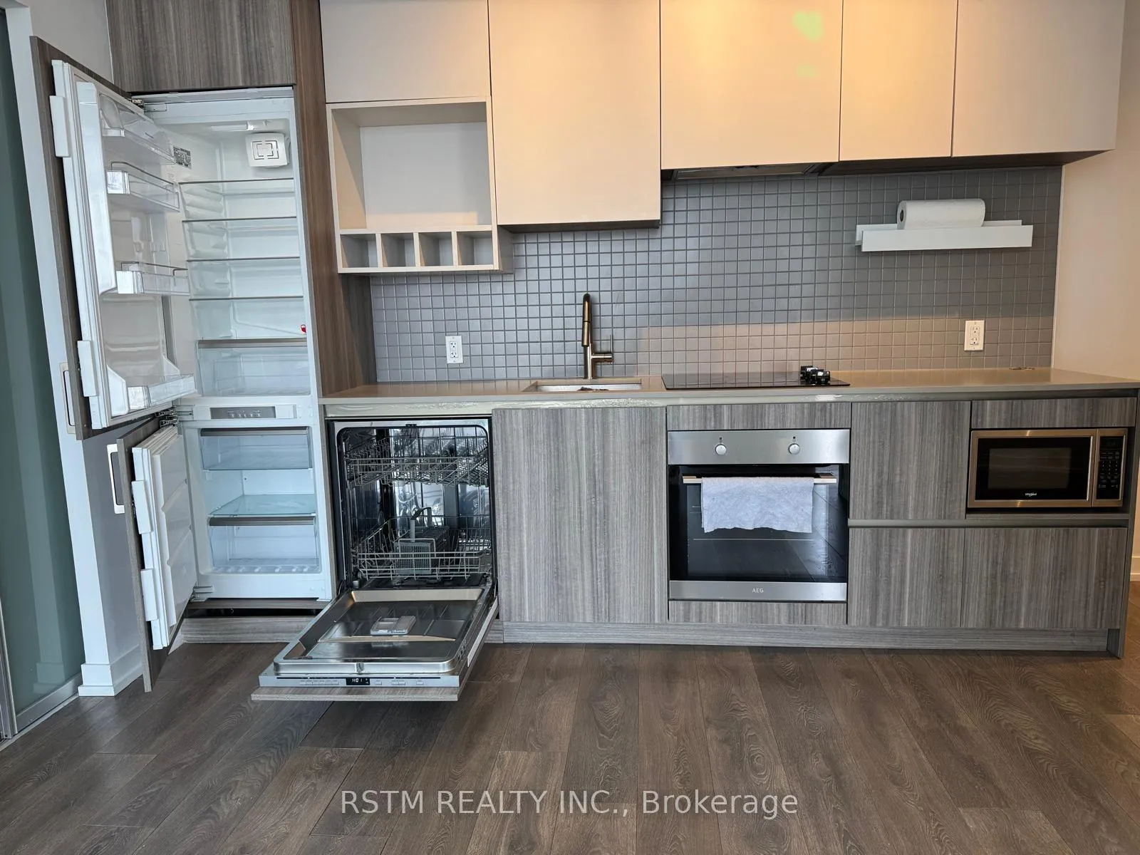 Photo 9 of Unit 4312, 5 Buttermill Avenue, Vaughan, Vaughan Corporate Centre — HOMEH