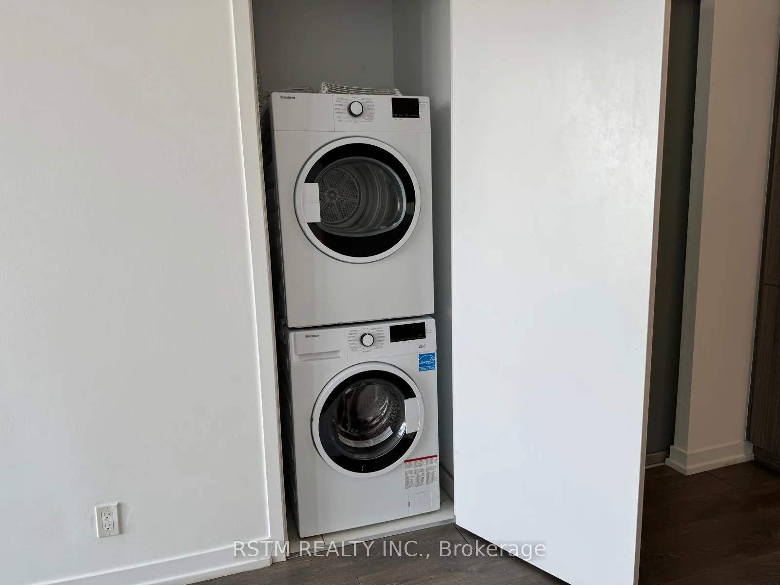 Photo 12 of Unit 4312, 5 Buttermill Avenue, Vaughan, Vaughan Corporate Centre — HOMEH