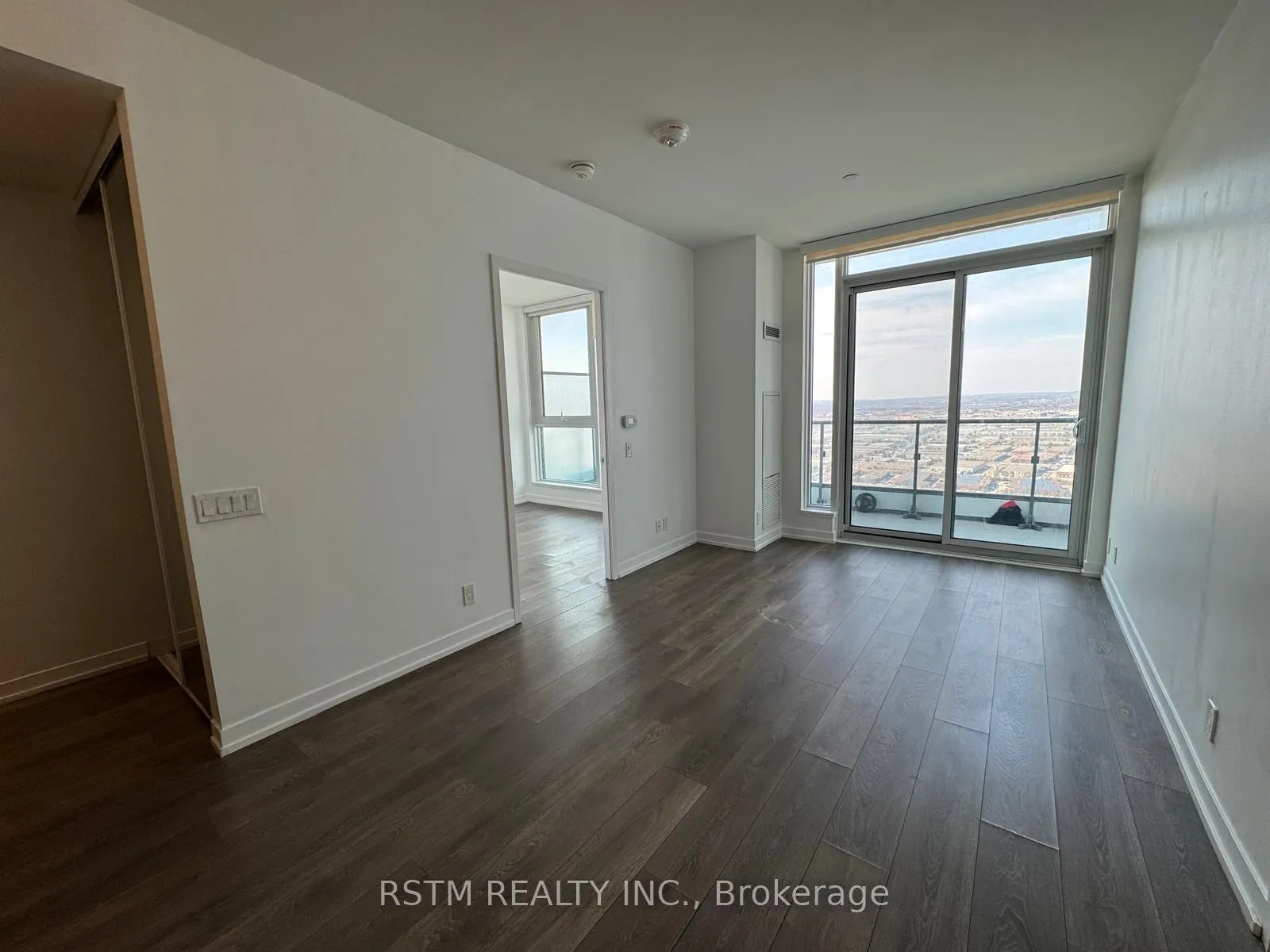 Photo 13 of Unit 4312, 5 Buttermill Avenue, Vaughan, Vaughan Corporate Centre — HOMEH