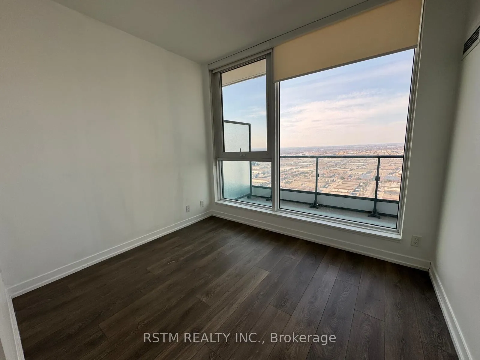 Photo 14 of Unit 4312, 5 Buttermill Avenue, Vaughan, Vaughan Corporate Centre — HOMEH