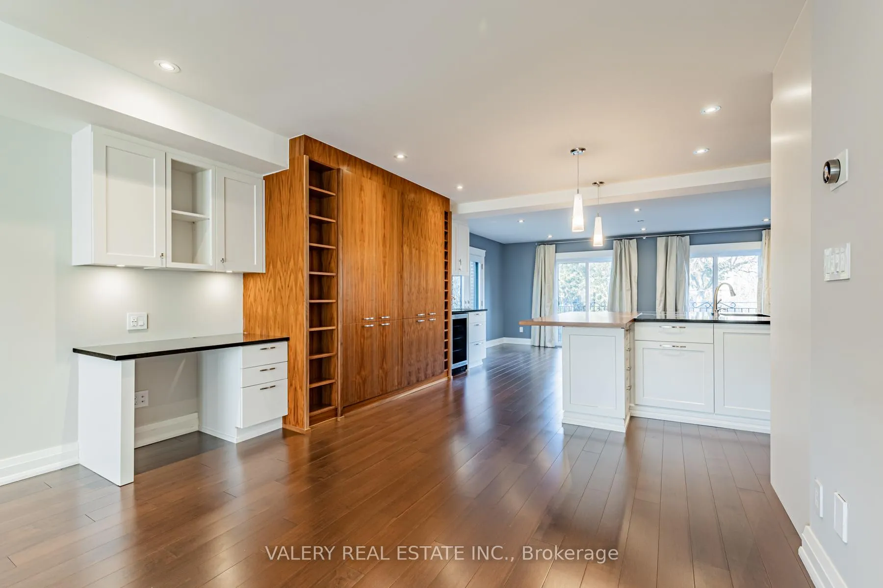 Photo 4 of 30 Bernice Avenue, Toronto, Rockcliffe-Smythe — HOMEH