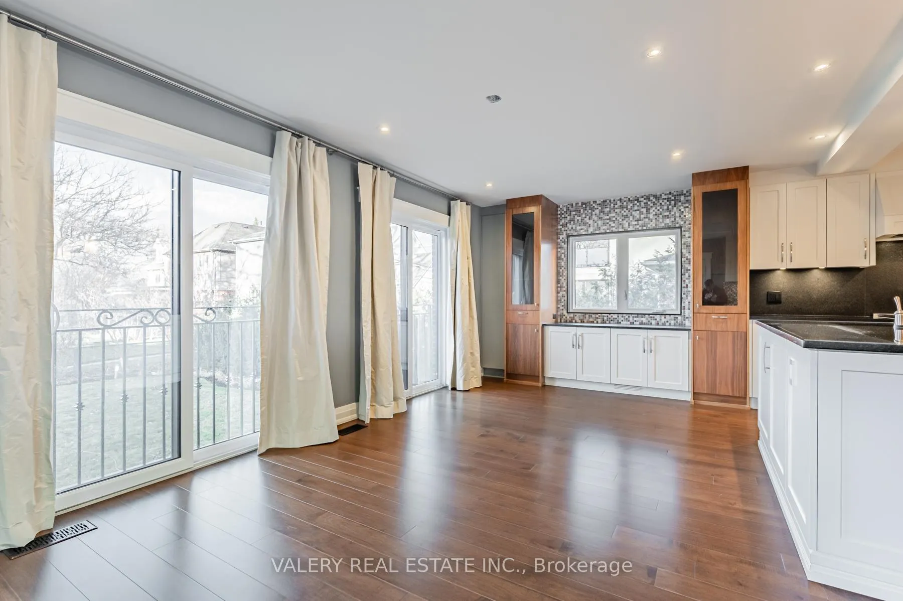 Photo 6 of 30 Bernice Avenue, Toronto, Rockcliffe-Smythe — HOMEH