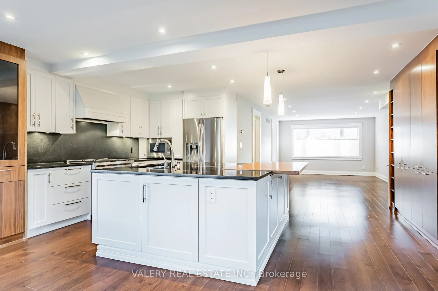 Photo 7 of 30 Bernice Avenue, Toronto, Rockcliffe-Smythe — HOMEH