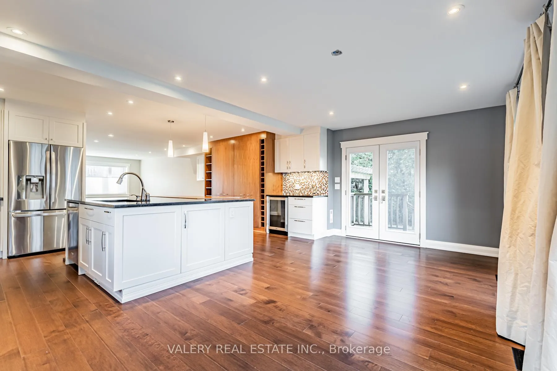 Photo 8 of 30 Bernice Avenue, Toronto, Rockcliffe-Smythe — HOMEH