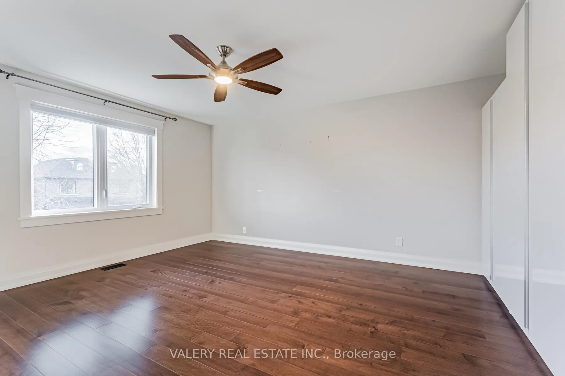 Photo 14 of 30 Bernice Avenue, Toronto, Rockcliffe-Smythe — HOMEH