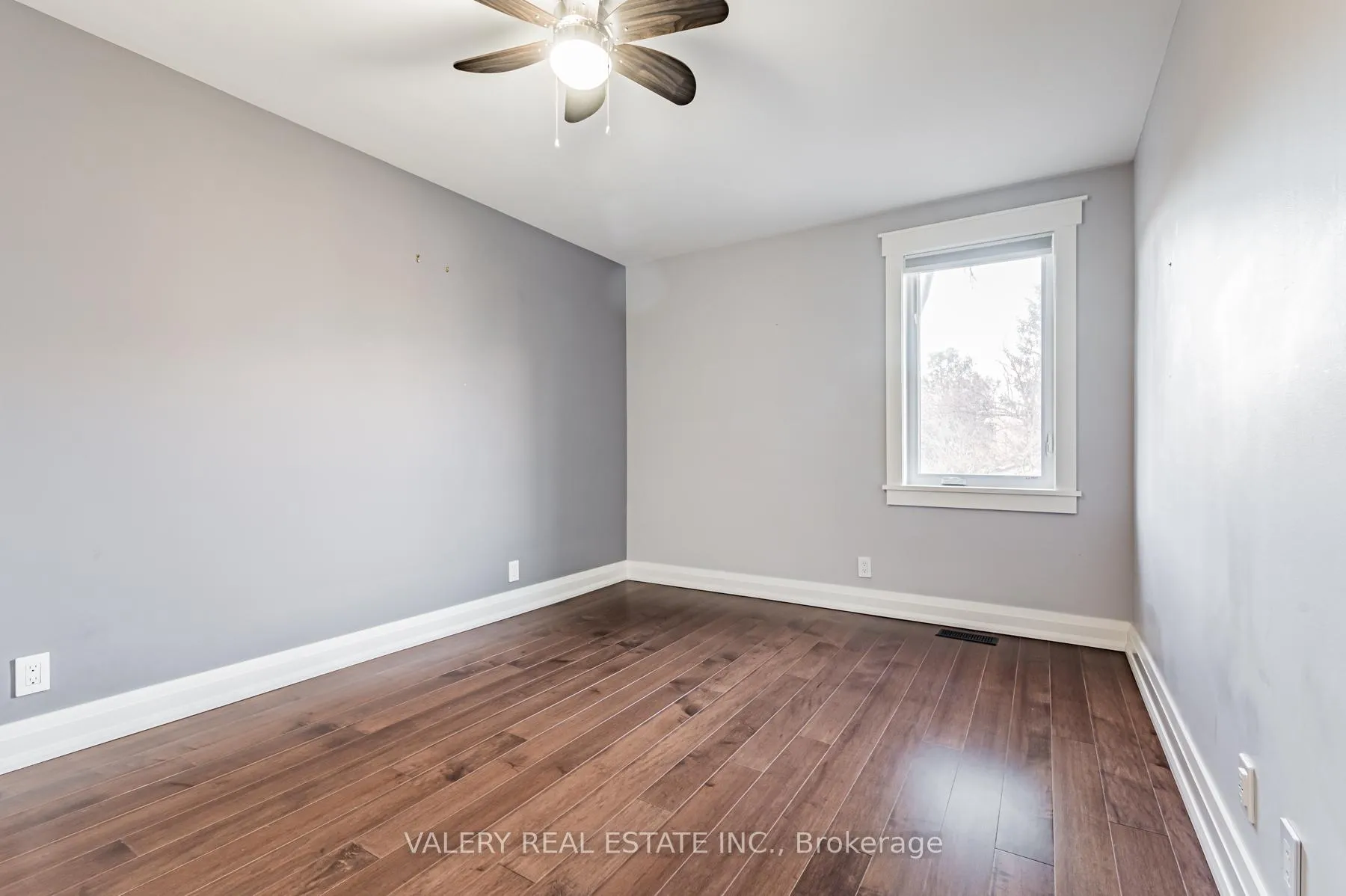 Photo 16 of 30 Bernice Avenue, Toronto, Rockcliffe-Smythe — HOMEH