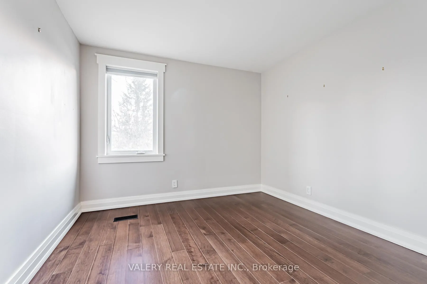 Photo 18 of 30 Bernice Avenue, Toronto, Rockcliffe-Smythe — HOMEH