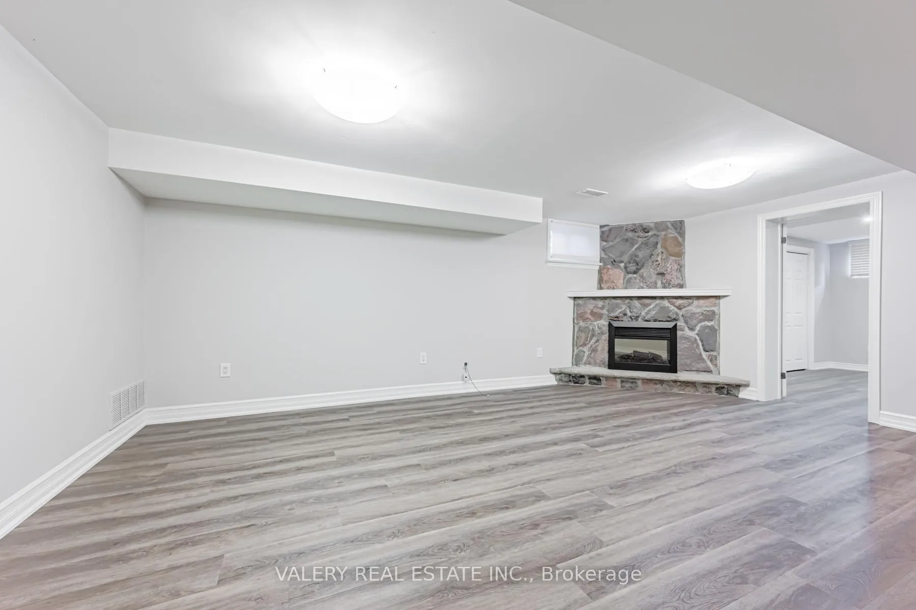 Photo 21 of 30 Bernice Avenue, Toronto, Rockcliffe-Smythe — HOMEH