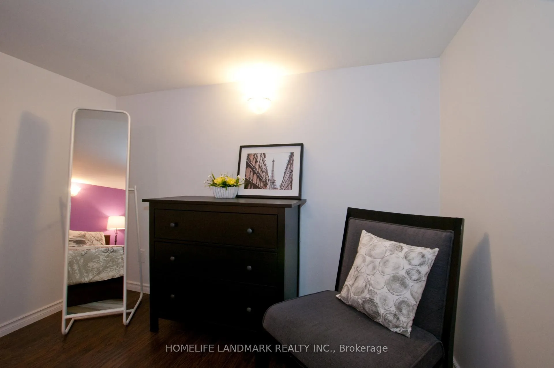 Photo 4 of Unit Basement, 339 Euclid Avenue, Toronto, Trinity-Bellwoods — HOMEH