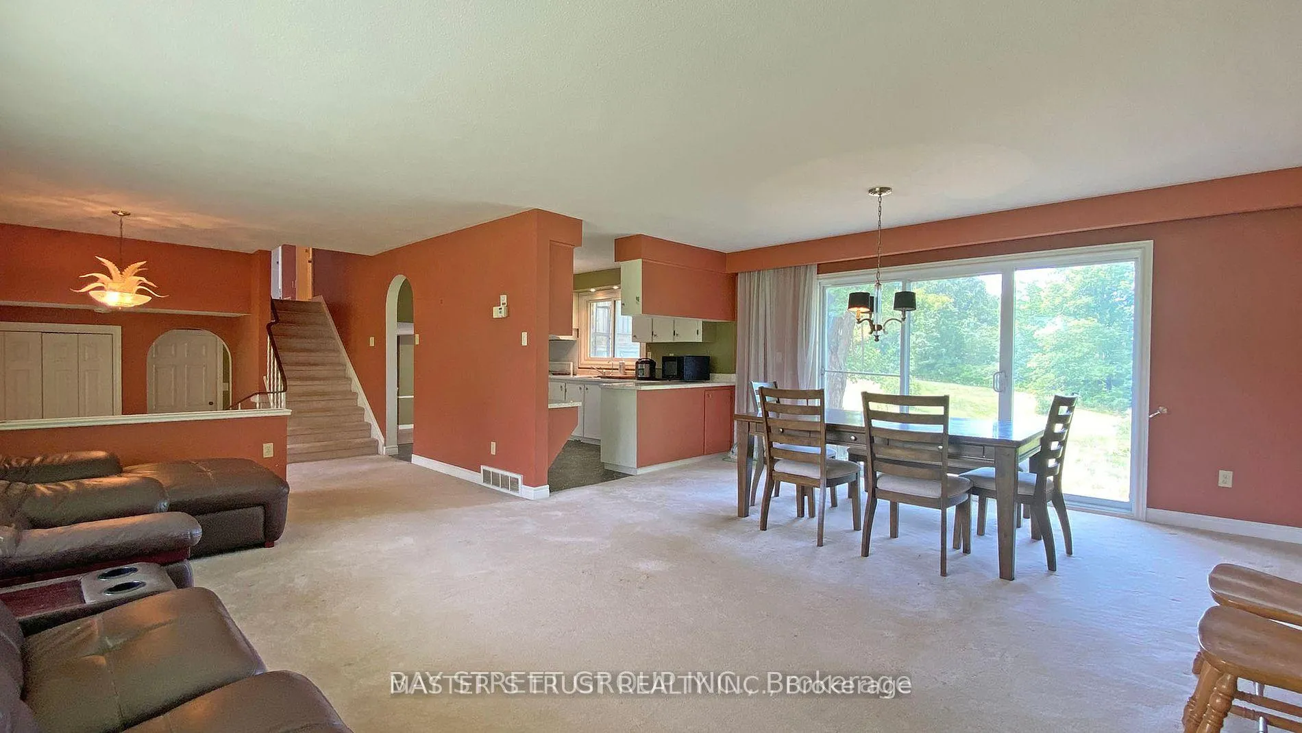 Photo 4 of 8369 Chippewa Road N, Hamilton, Rural Glanbrook — HOMEH