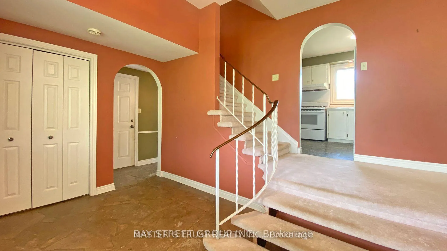 Photo 9 of 8369 Chippewa Road N, Hamilton, Rural Glanbrook — HOMEH