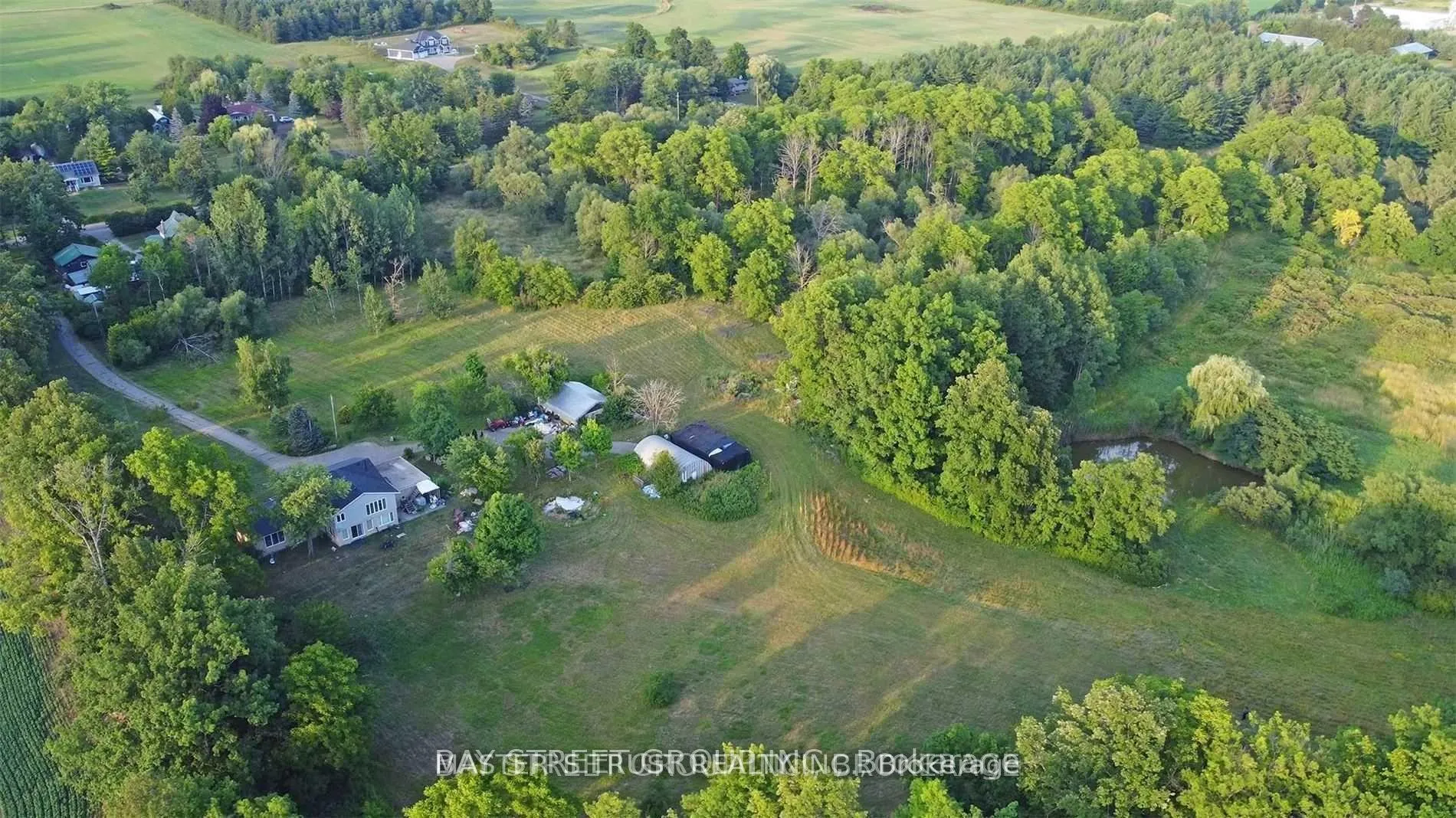Photo 10 of 8369 Chippewa Road N, Hamilton, Rural Glanbrook — HOMEH