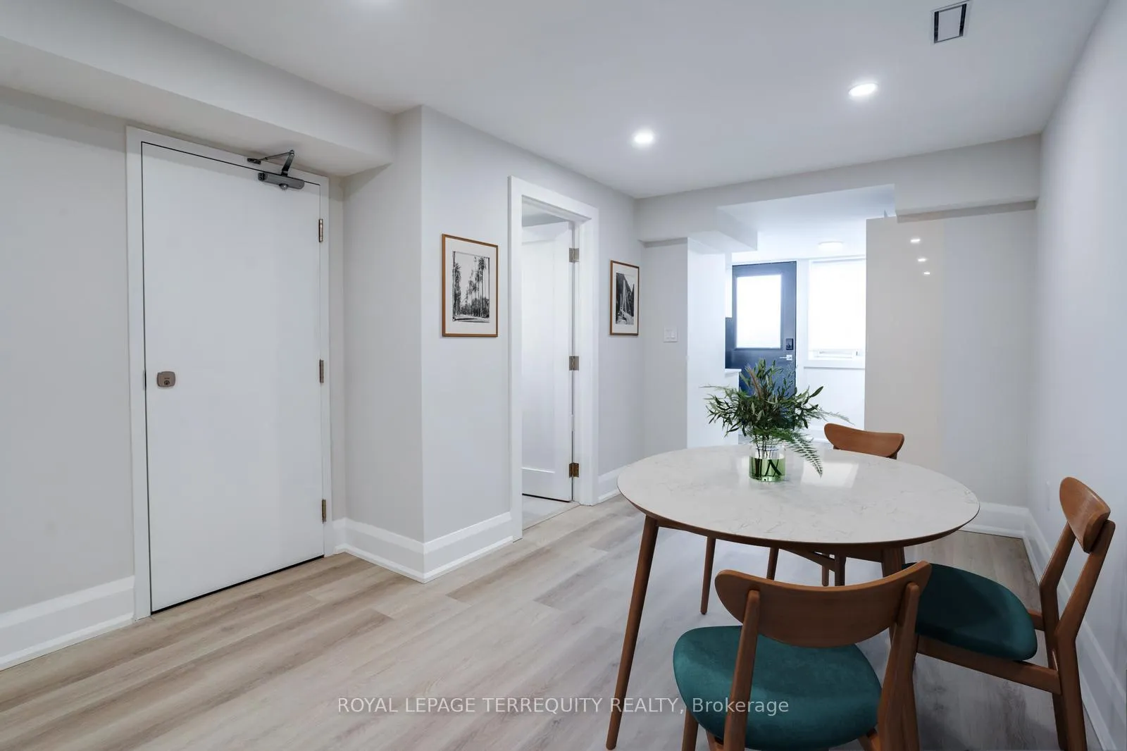 Photo 5 of Unit Lower Level, 208 Bellwoods Avenue, Toronto, Trinity-Bellwoods — HOMEH