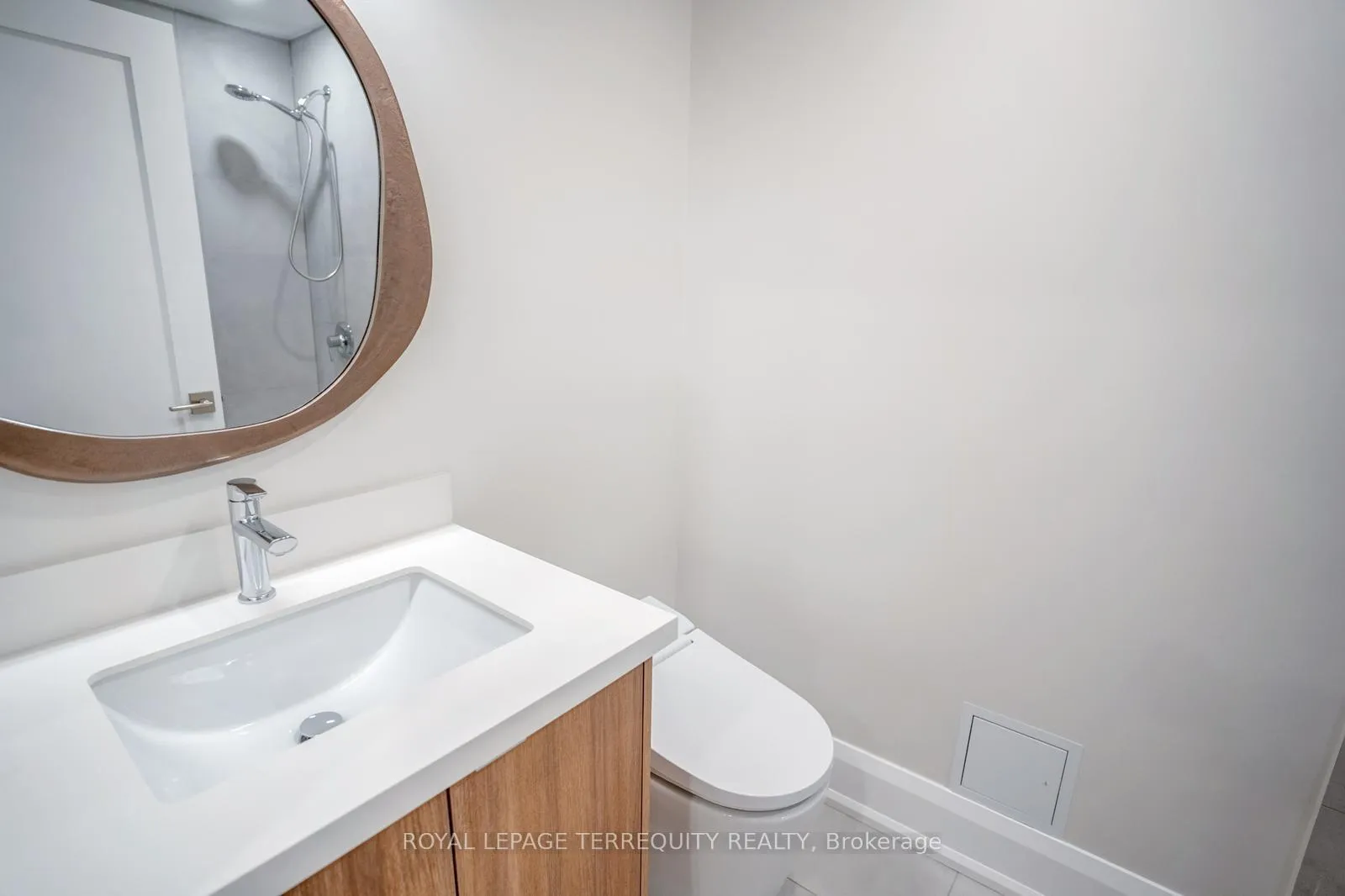 Photo 14 of Unit Lower Level, 208 Bellwoods Avenue, Toronto, Trinity-Bellwoods — HOMEH