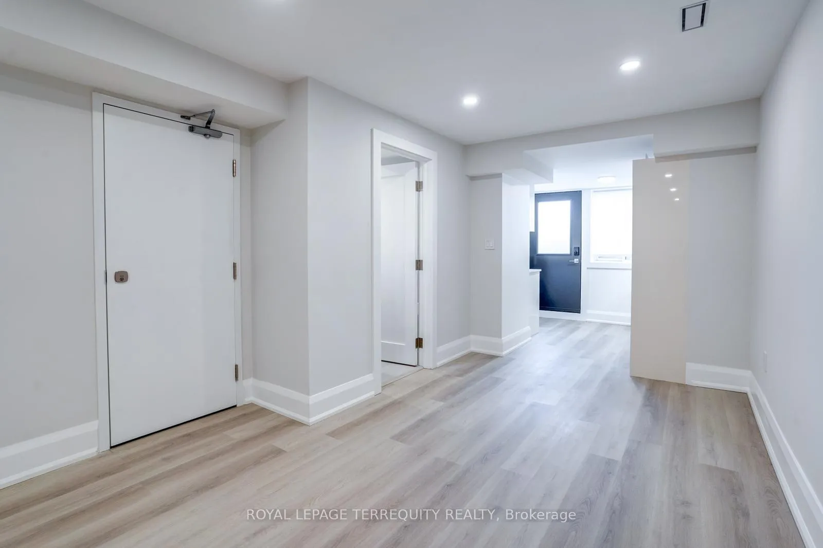 Photo 18 of Unit Lower Level, 208 Bellwoods Avenue, Toronto, Trinity-Bellwoods — HOMEH