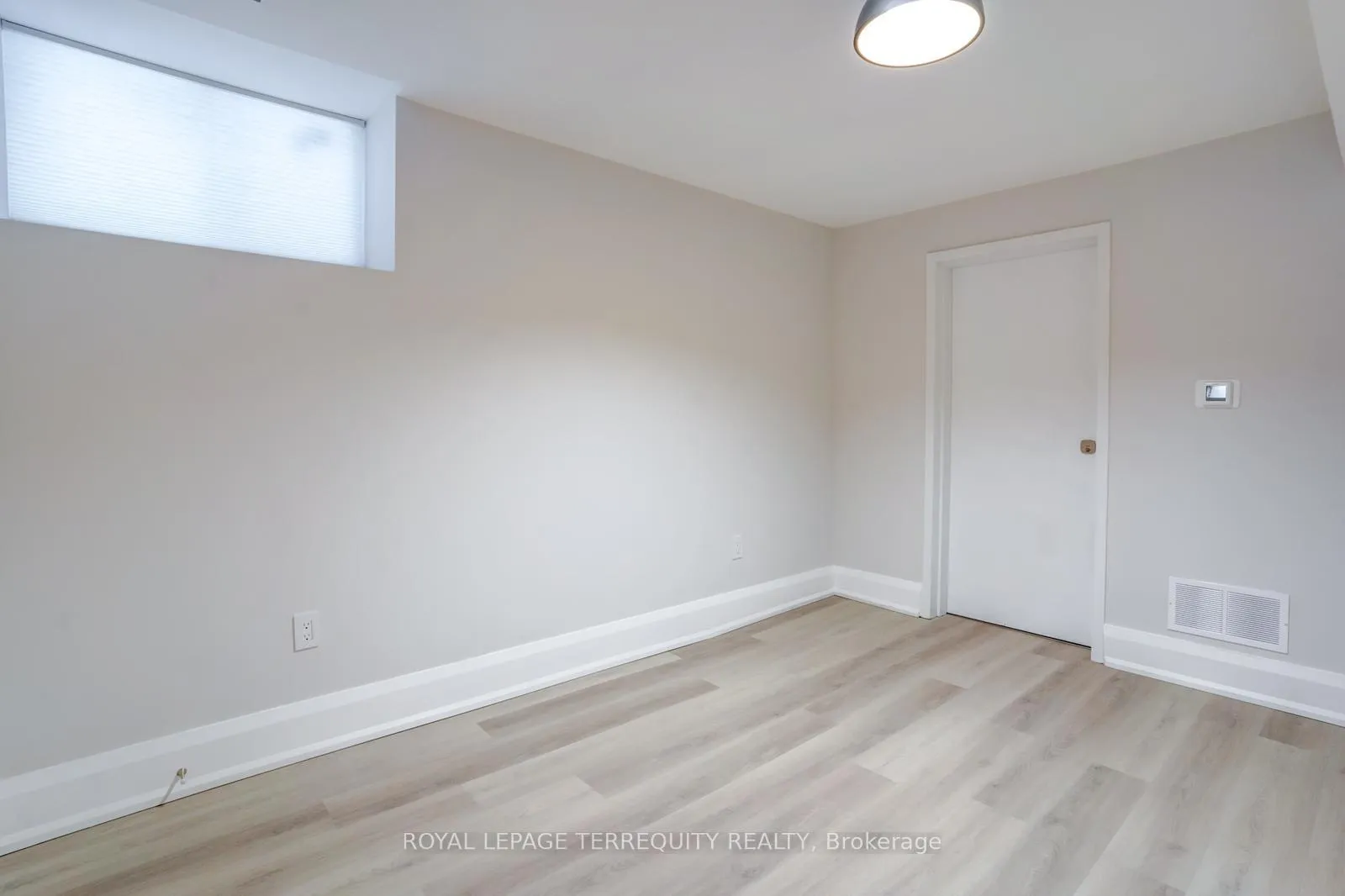 Photo 25 of Unit Lower Level, 208 Bellwoods Avenue, Toronto, Trinity-Bellwoods — HOMEH