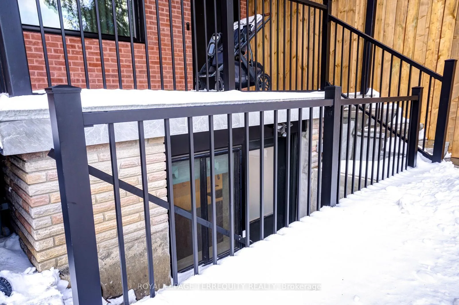 Photo 26 of Unit Lower Level, 208 Bellwoods Avenue, Toronto, Trinity-Bellwoods — HOMEH