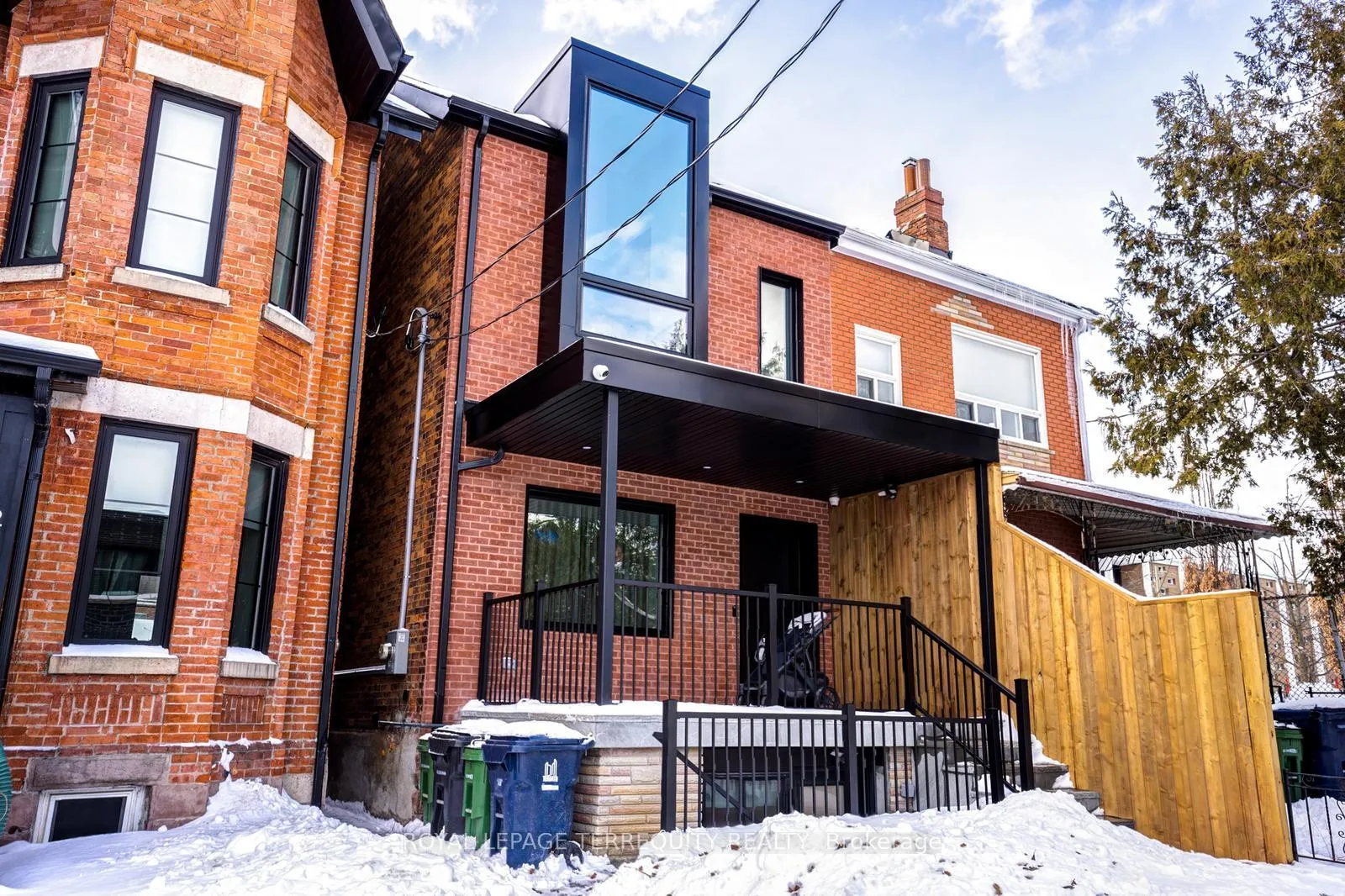 Photo 27 of Unit Lower Level, 208 Bellwoods Avenue, Toronto, Trinity-Bellwoods — HOMEH
