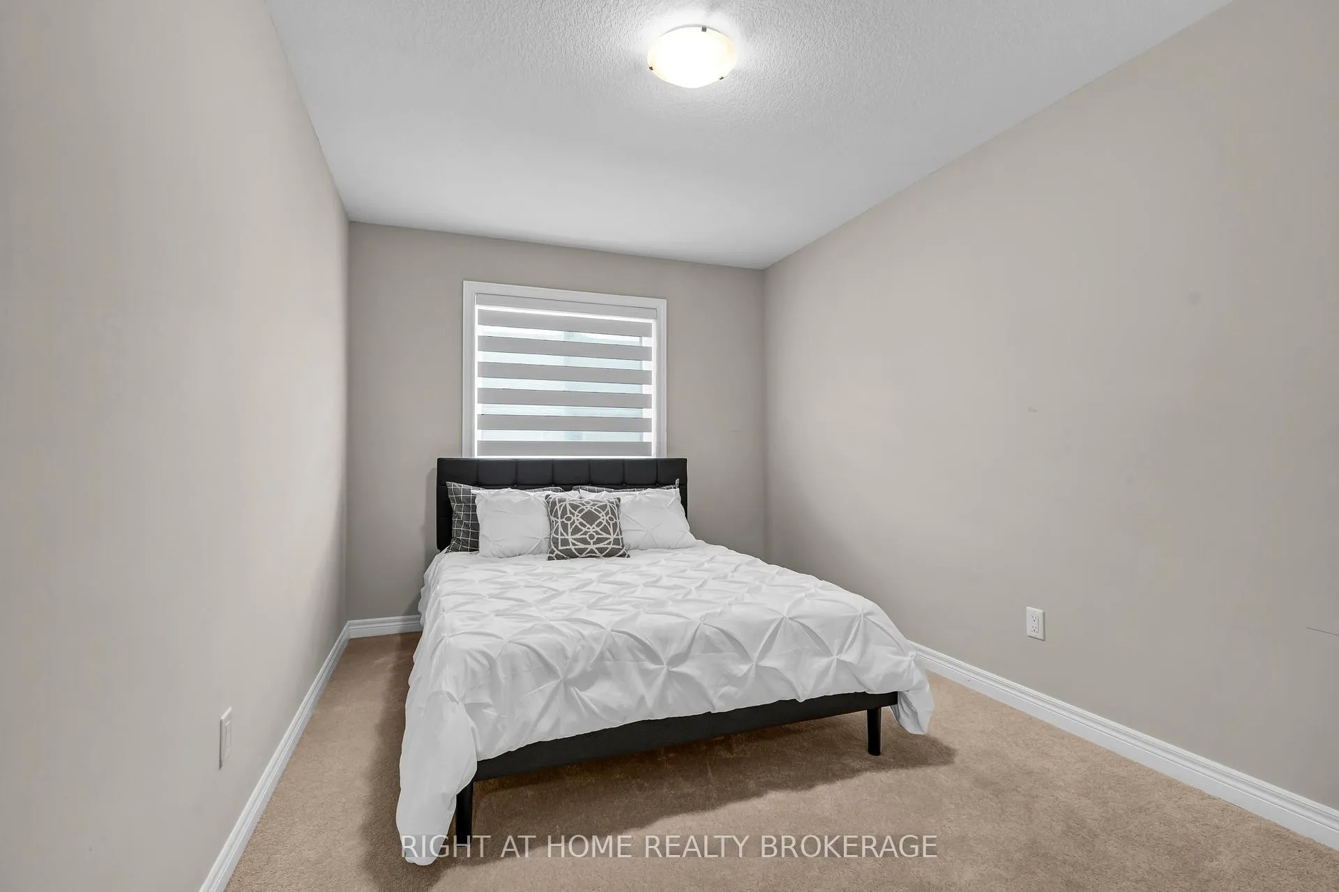 Photo 16 of 20 Foothills Lane, Hamilton, Winona — HOMEH