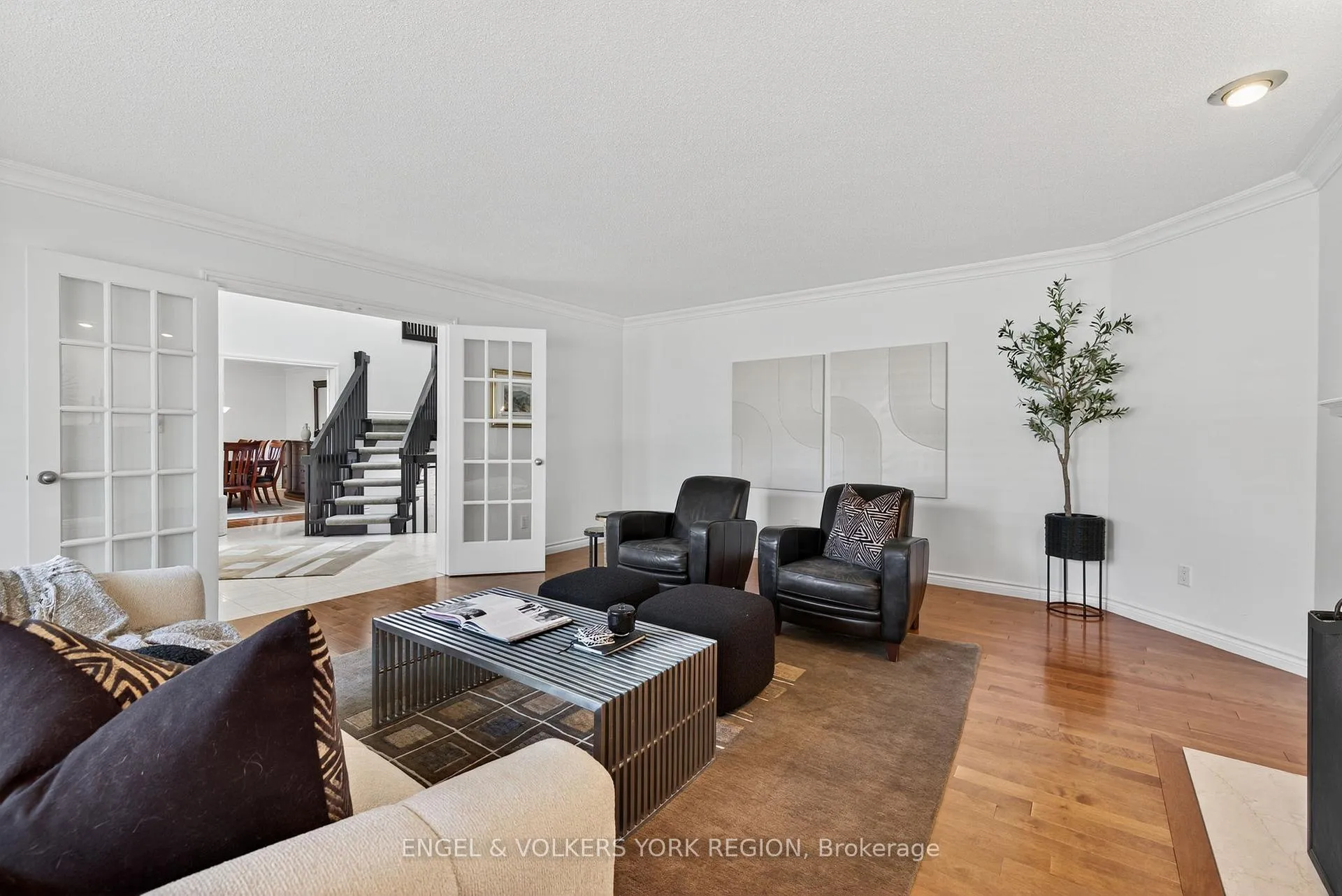 Photo 8 of 104 McClure Drive, King, King City — HOMEH