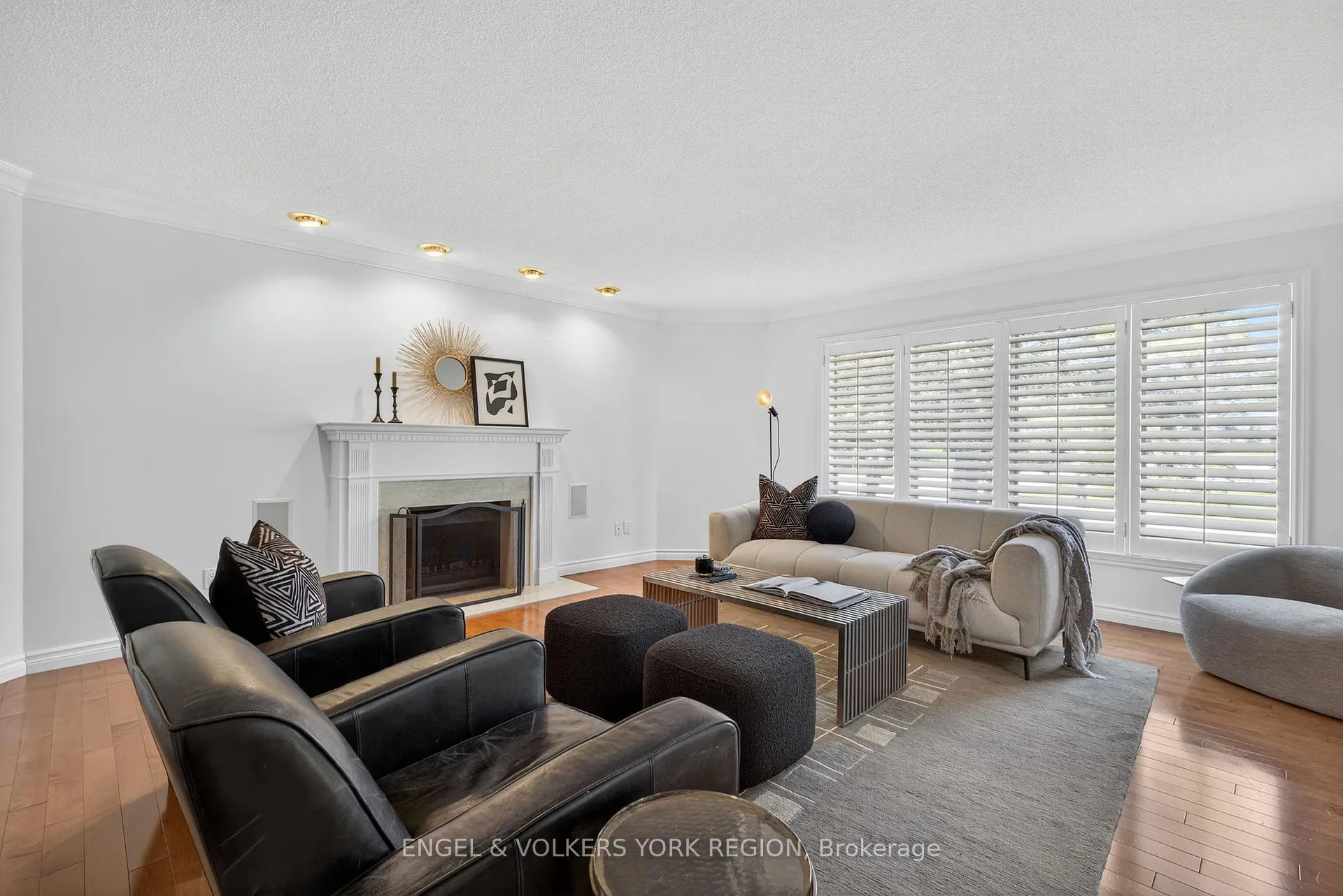 Photo 9 of 104 McClure Drive, King, King City — HOMEH