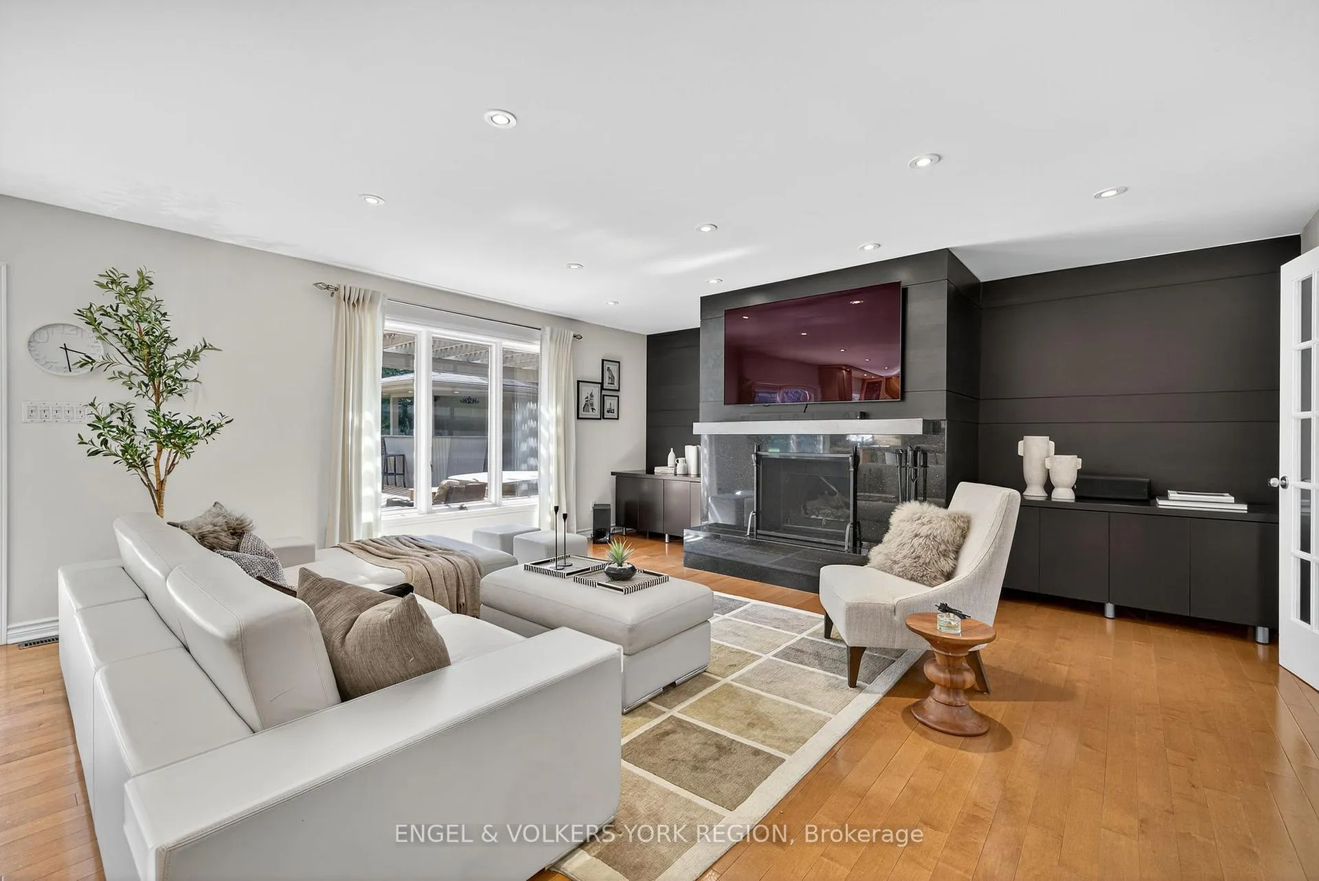 Photo 18 of 104 McClure Drive, King, King City — HOMEH