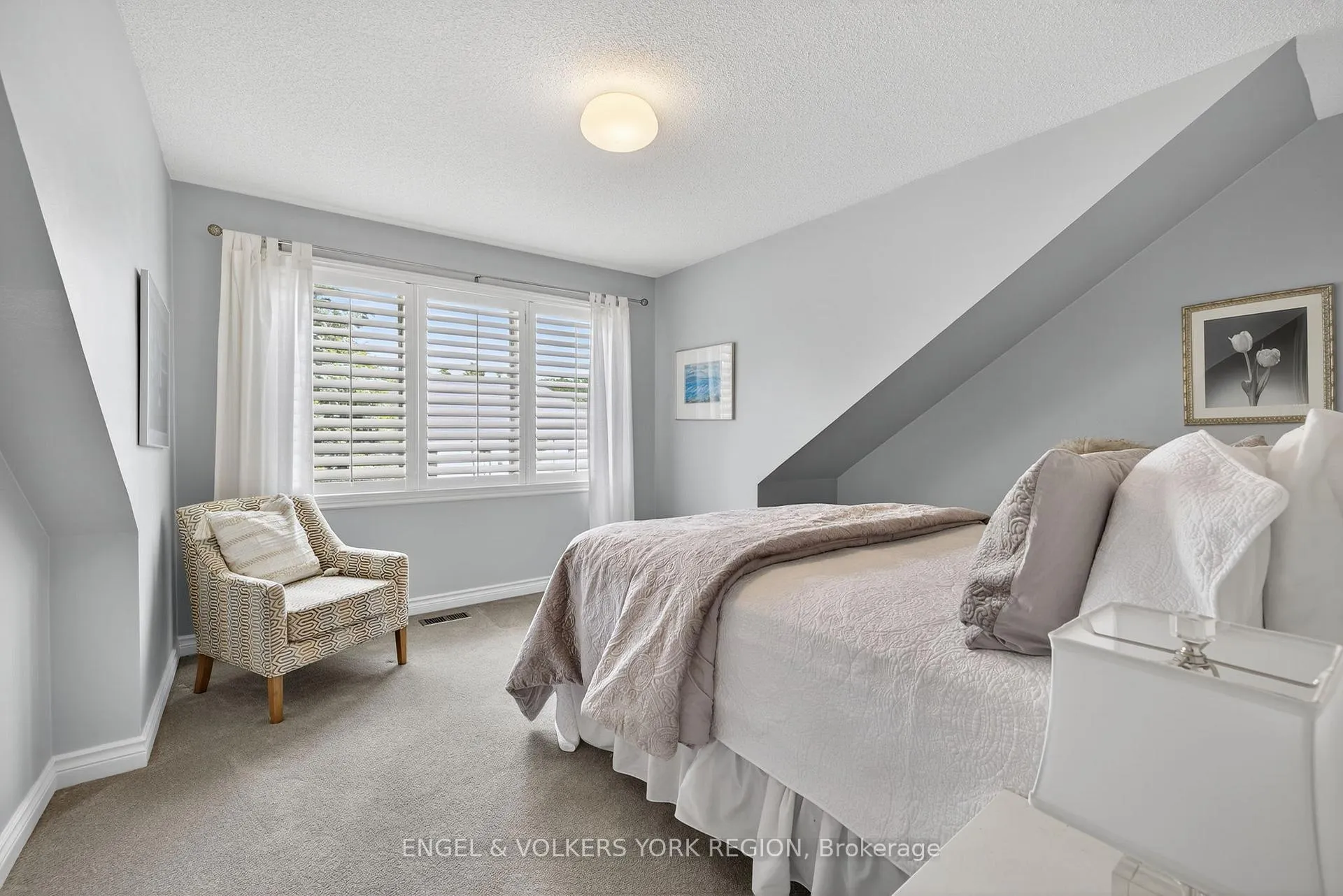 Photo 25 of 104 McClure Drive, King, King City — HOMEH