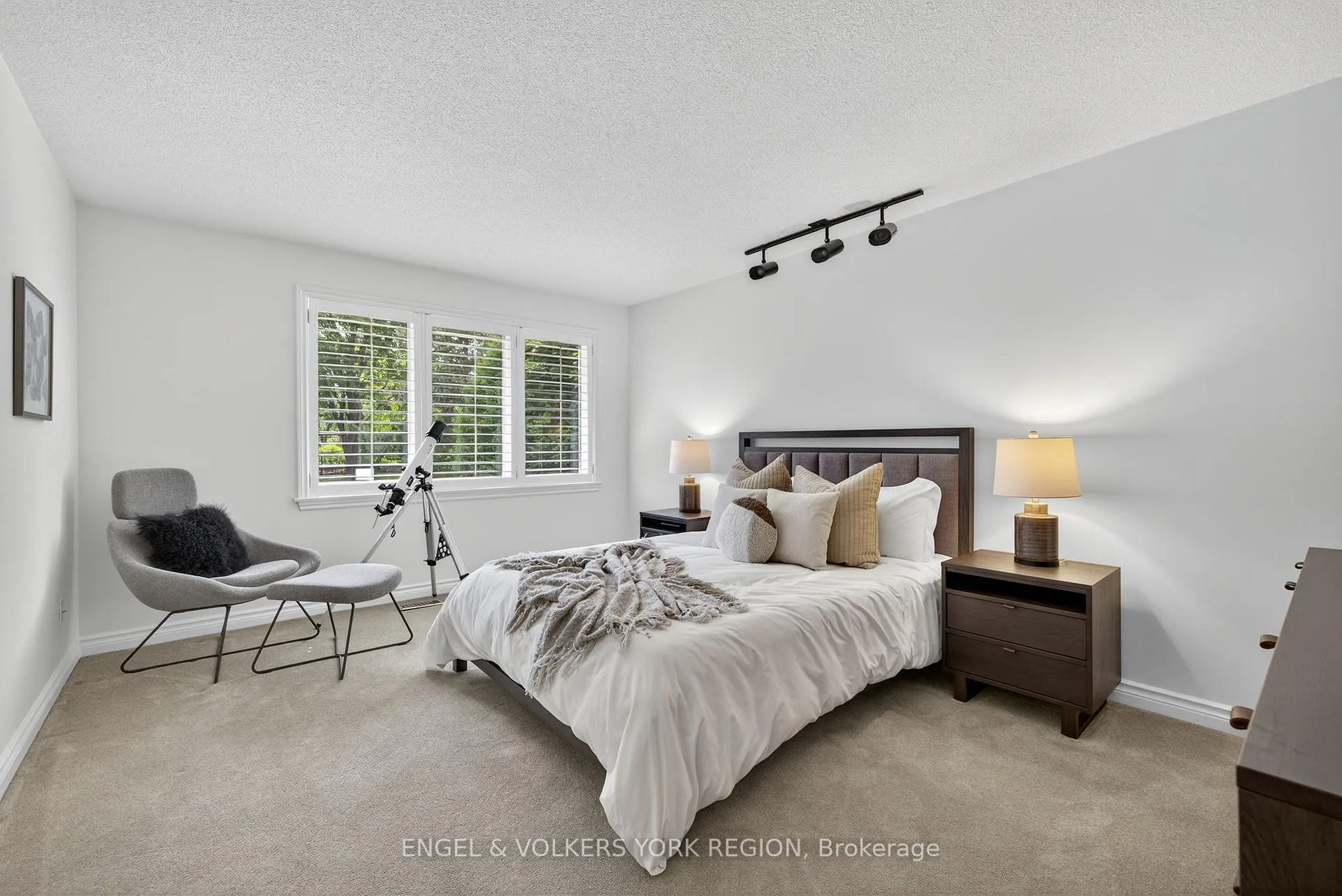 Photo 26 of 104 McClure Drive, King, King City — HOMEH