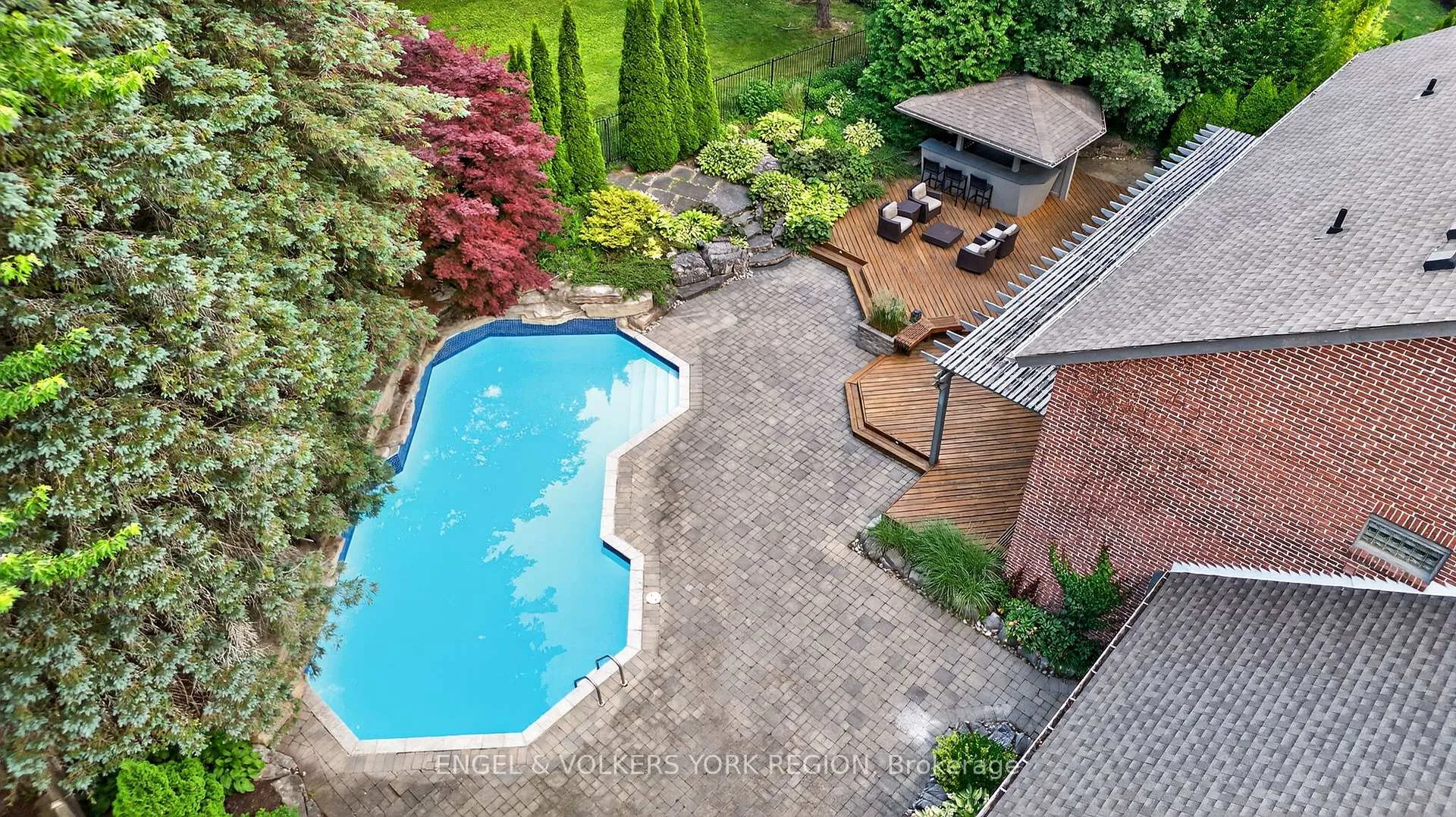 Photo 37 of 104 McClure Drive, King, King City — HOMEH