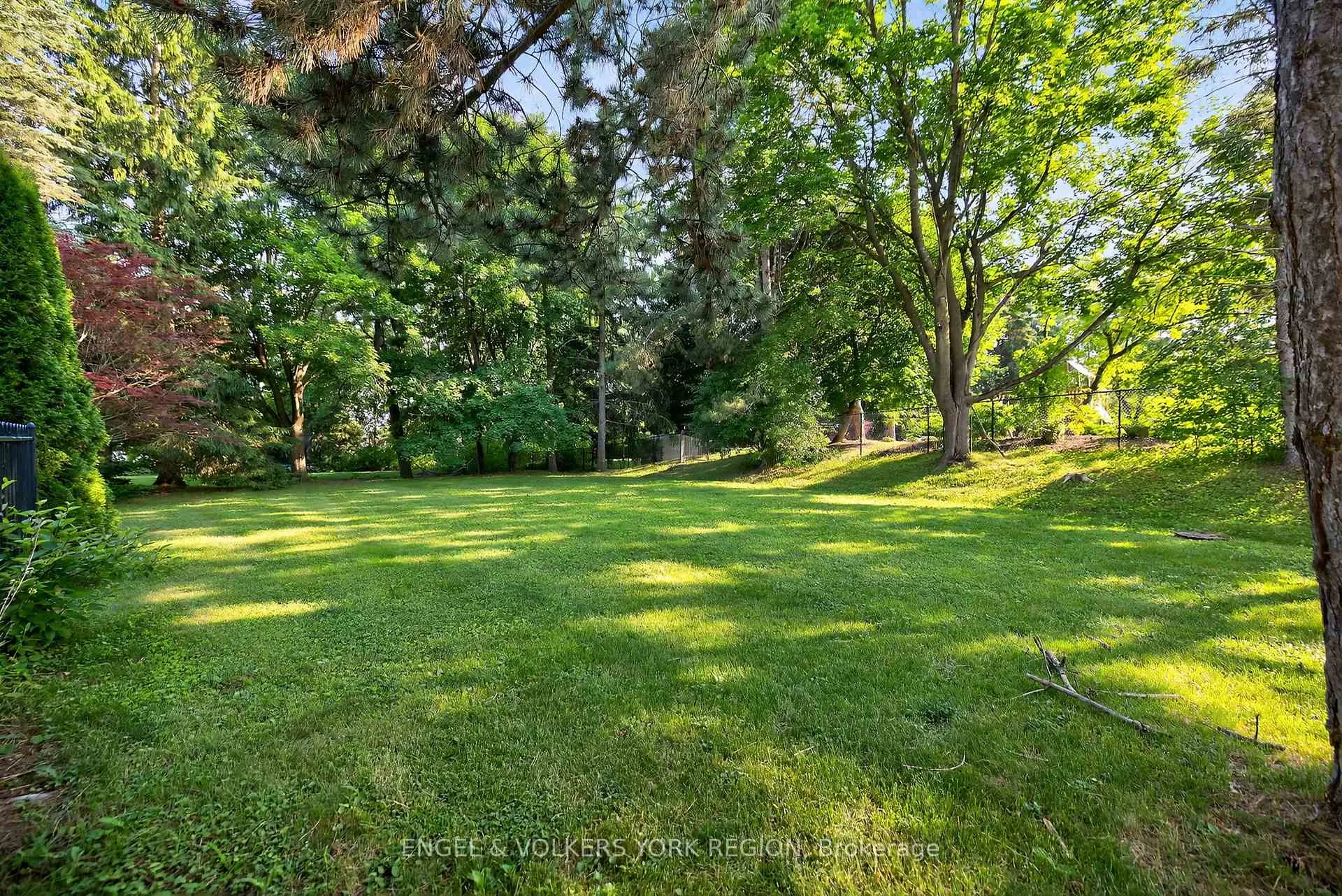 Photo 45 of 104 McClure Drive, King, King City — HOMEH