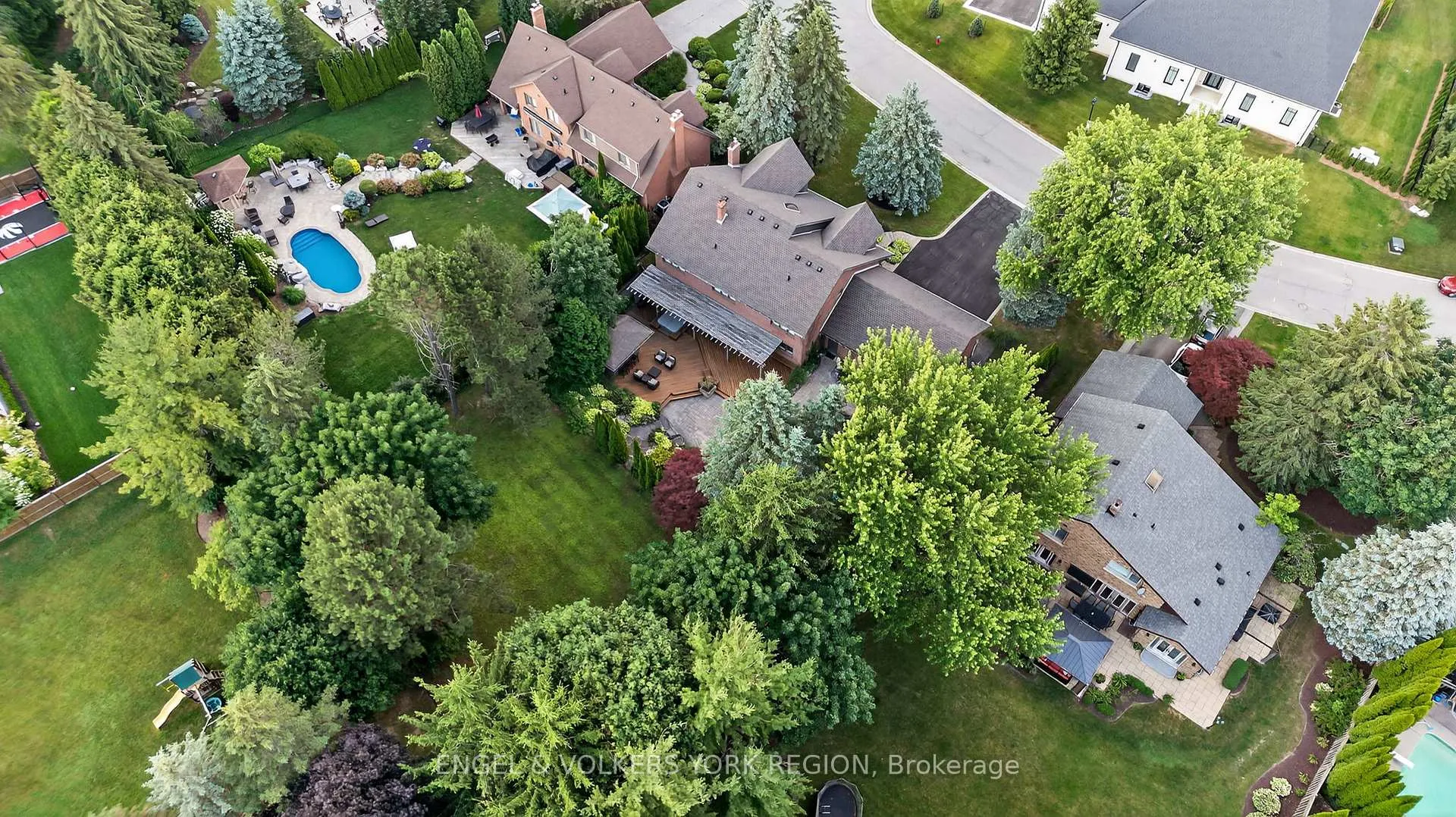 Photo 49 of 104 McClure Drive, King, King City — HOMEH